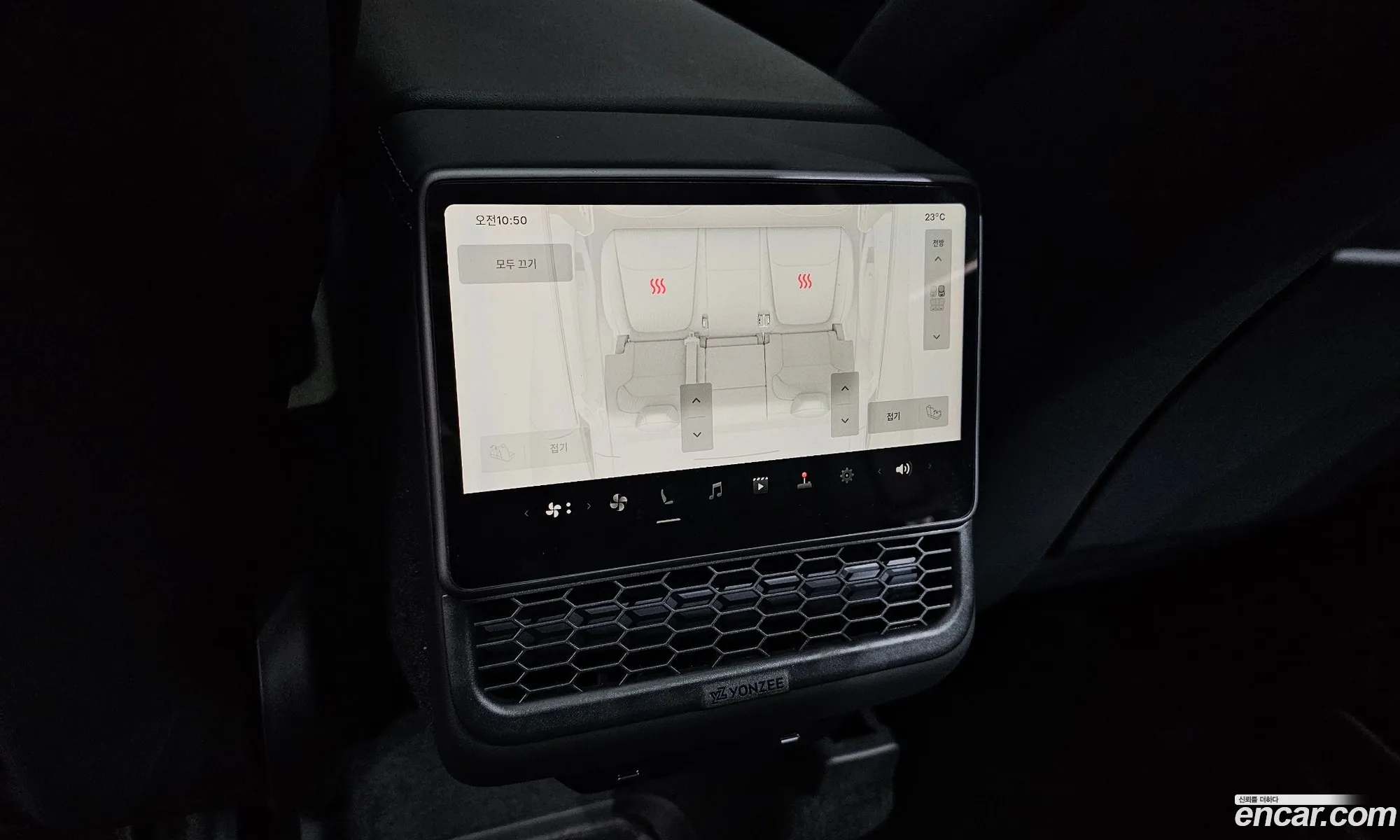 Tesla Model Y 2025 — 19