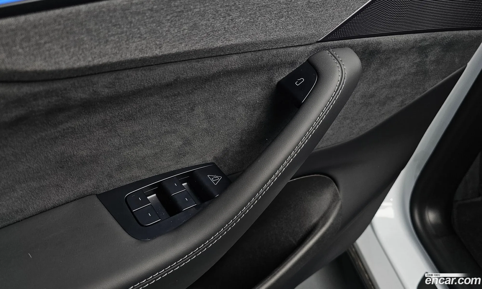 Tesla Model Y 2025 — 30