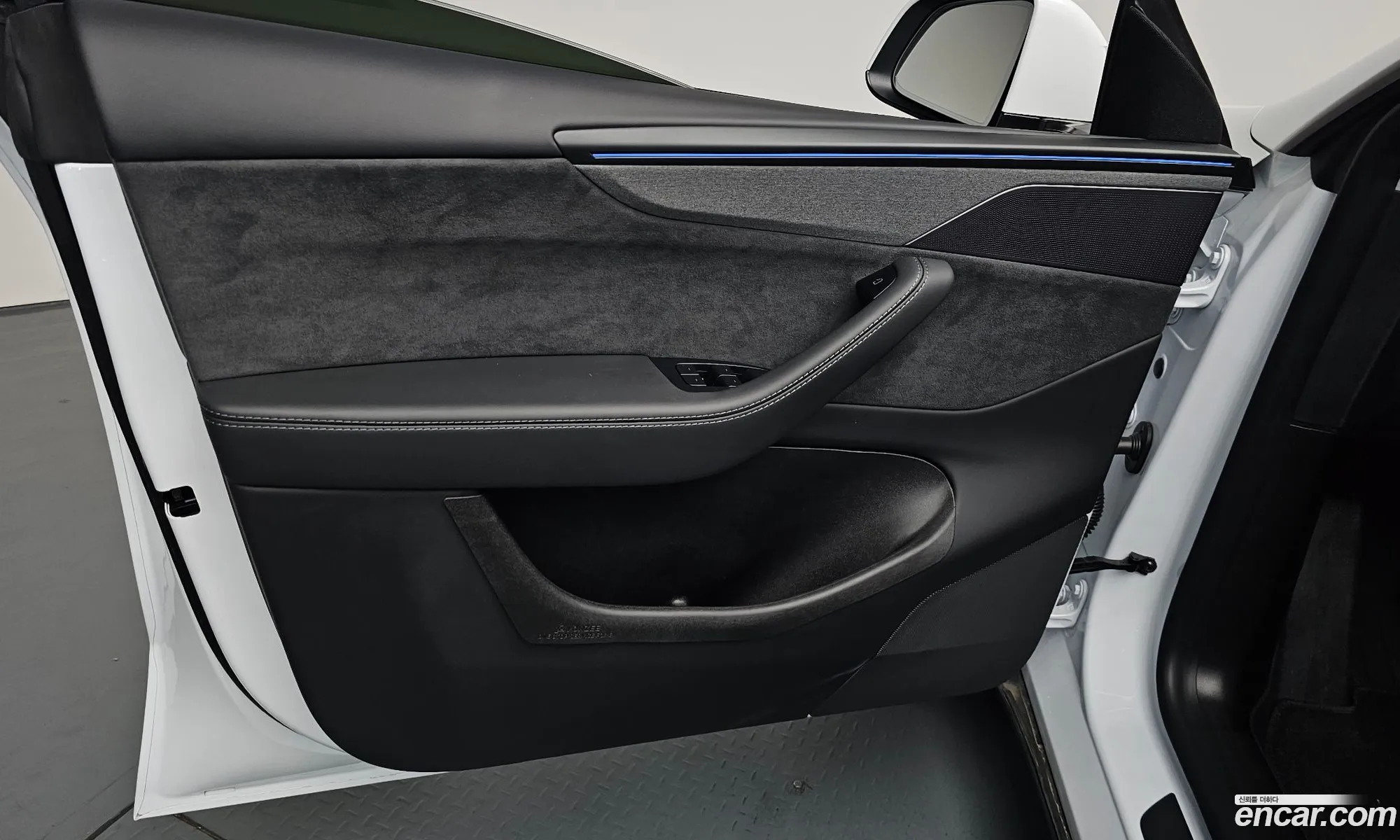 Tesla Model Y 2025 — 7