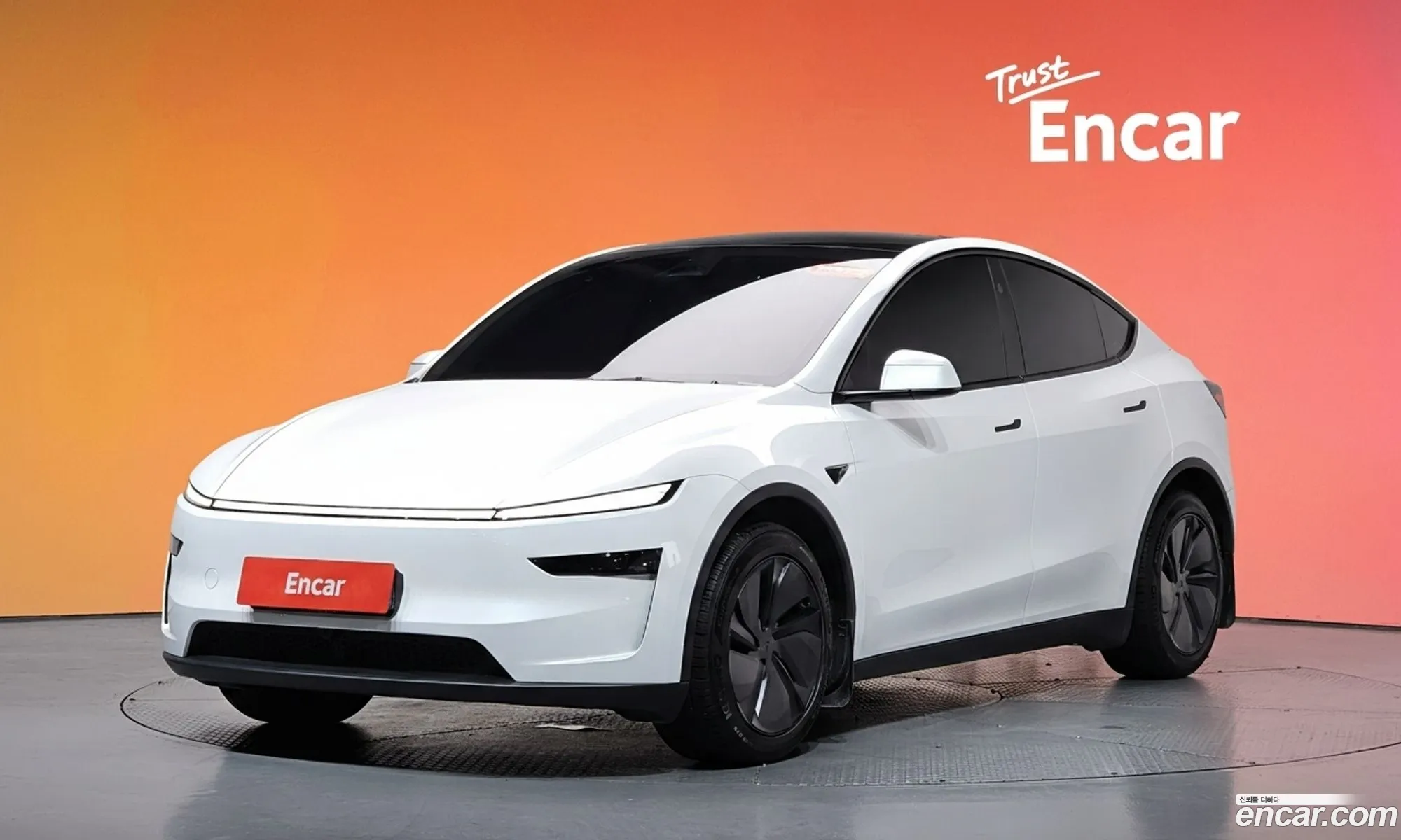 Tesla Model Y 2025 — 11