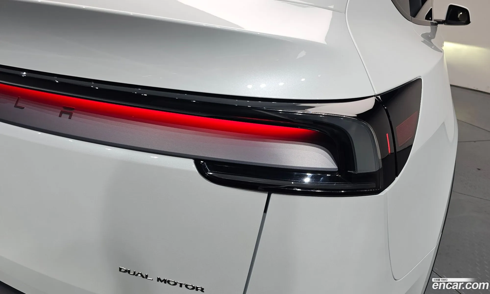 Tesla Model Y 2025 — 16