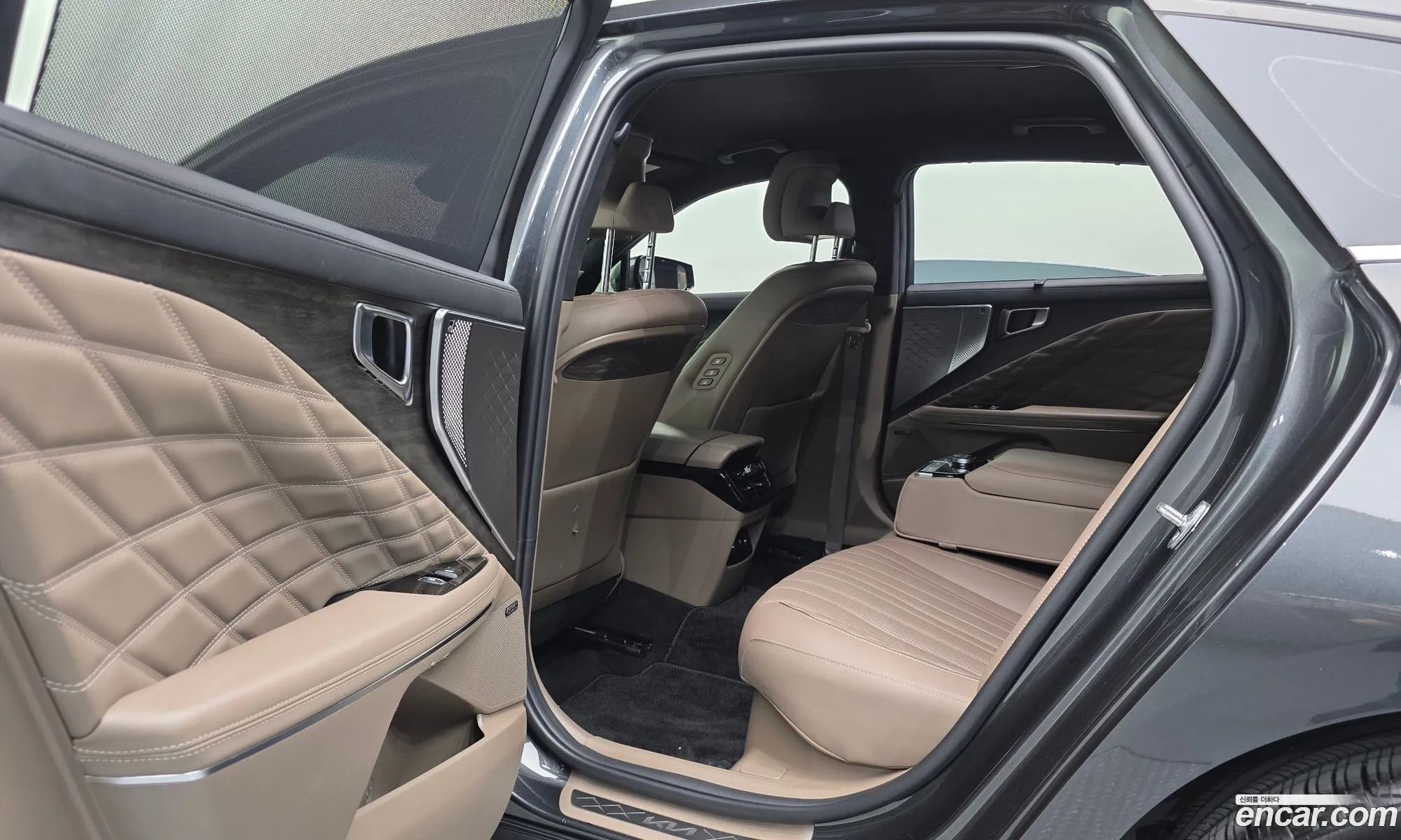 Kia K8 Hybrid 2023 — 37
