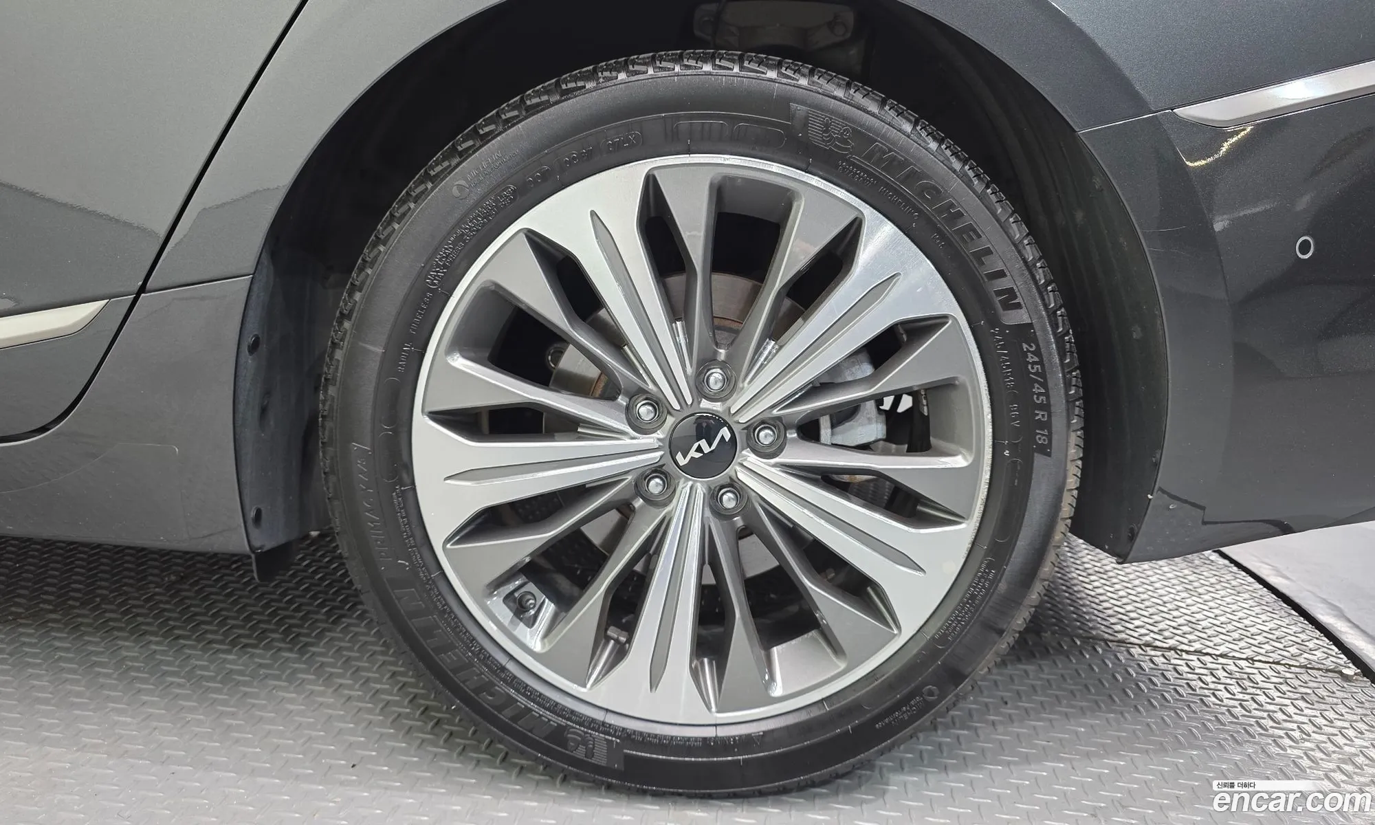 Kia K8 Hybrid 2023 — 36