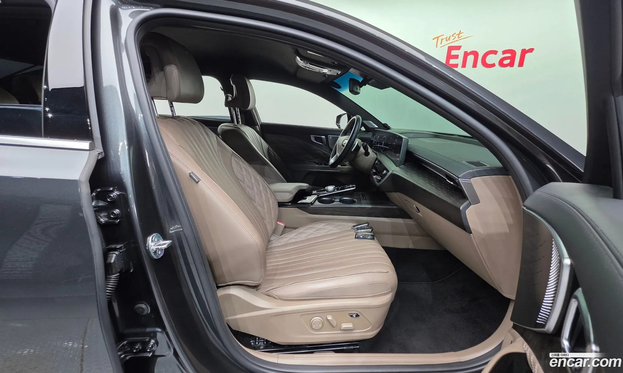 Kia K8 Hybrid 2023 — 21