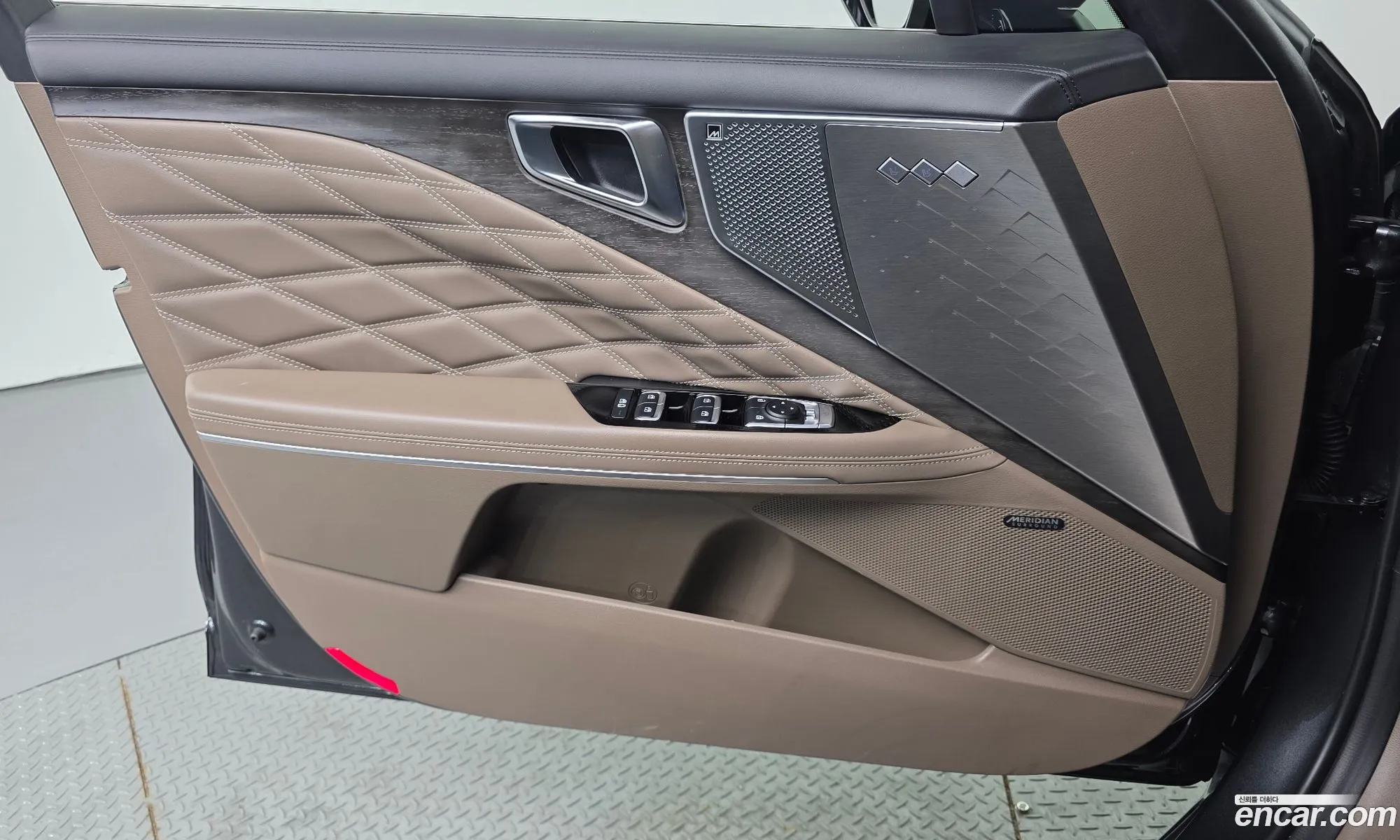 Kia K8 Hybrid 2023 — 33