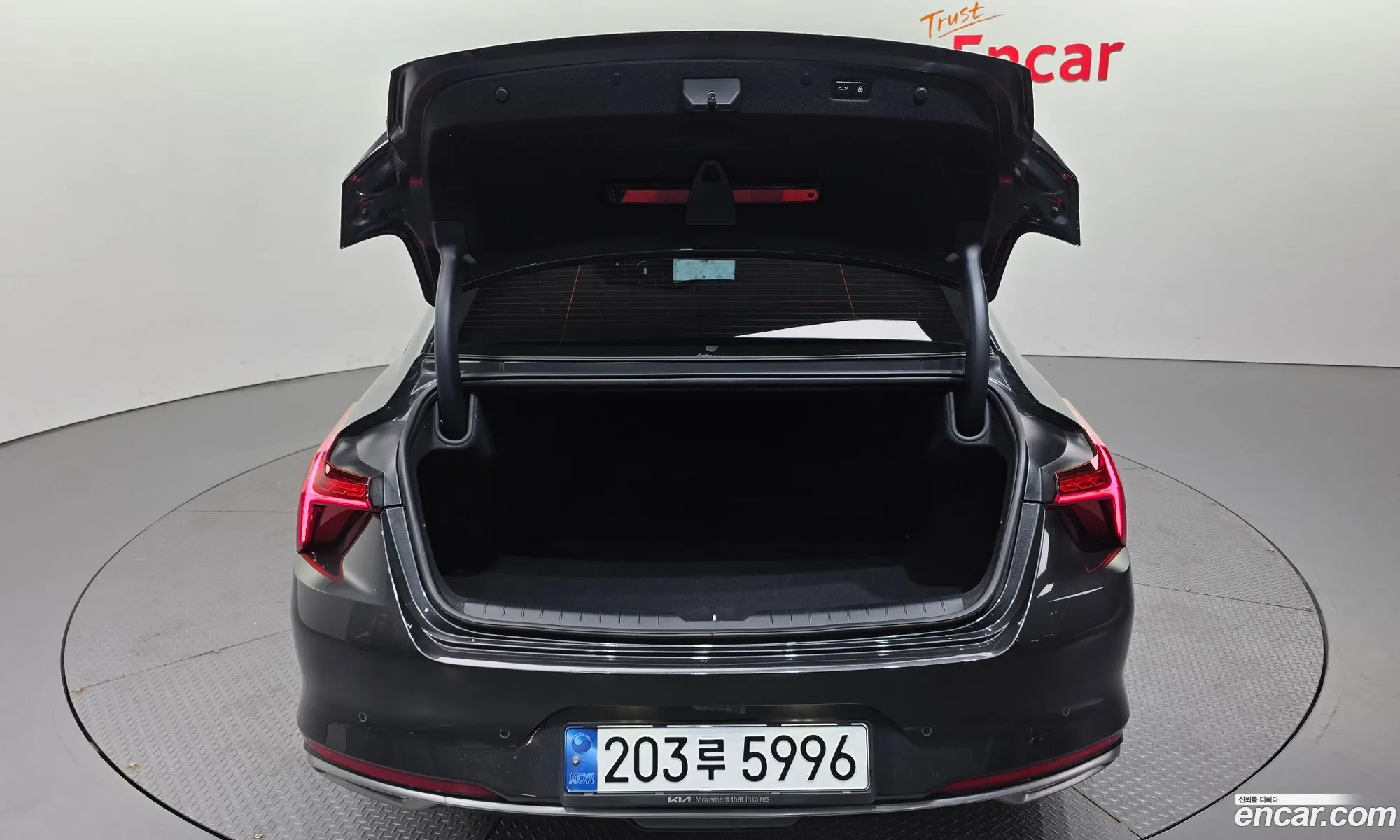 Kia K8 Hybrid 2023 — 42