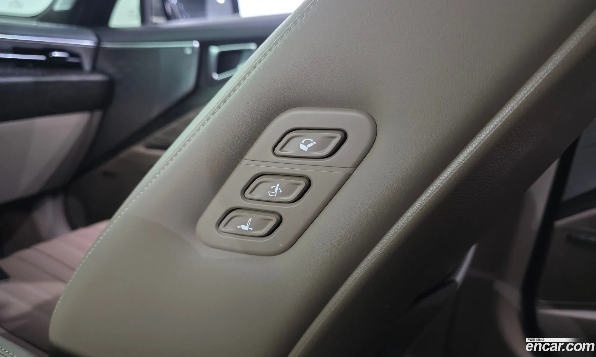 Kia K8 Hybrid 2023 — 4