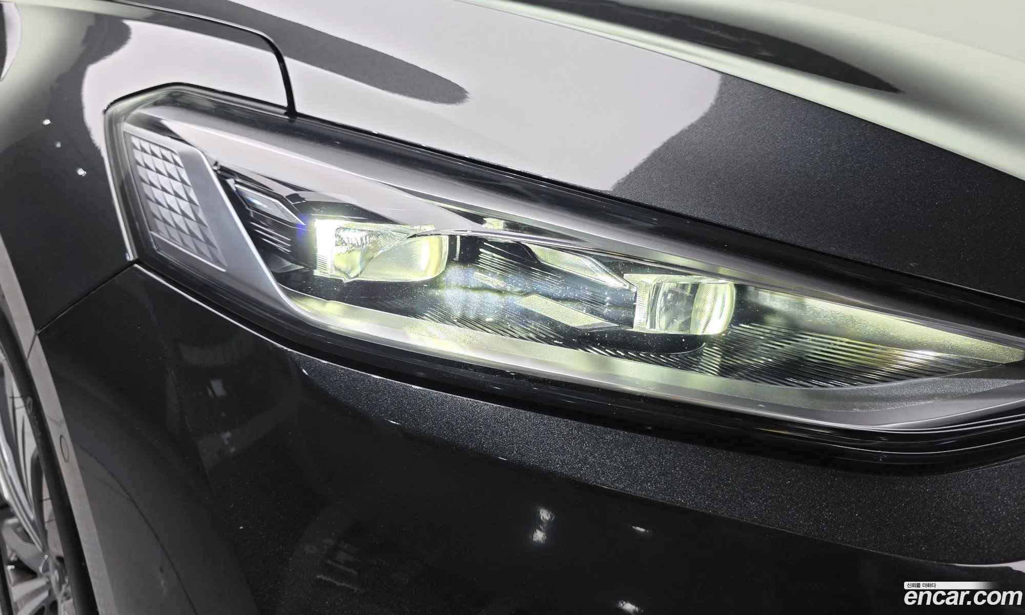 Kia K8 Hybrid 2023 — 26