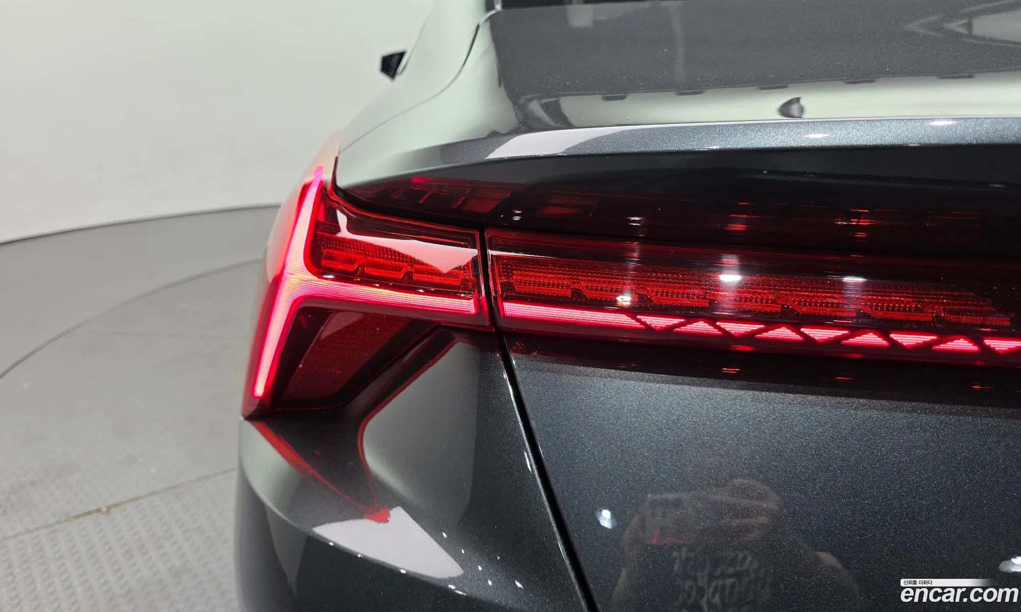 Kia K8 Hybrid 2023 — 41
