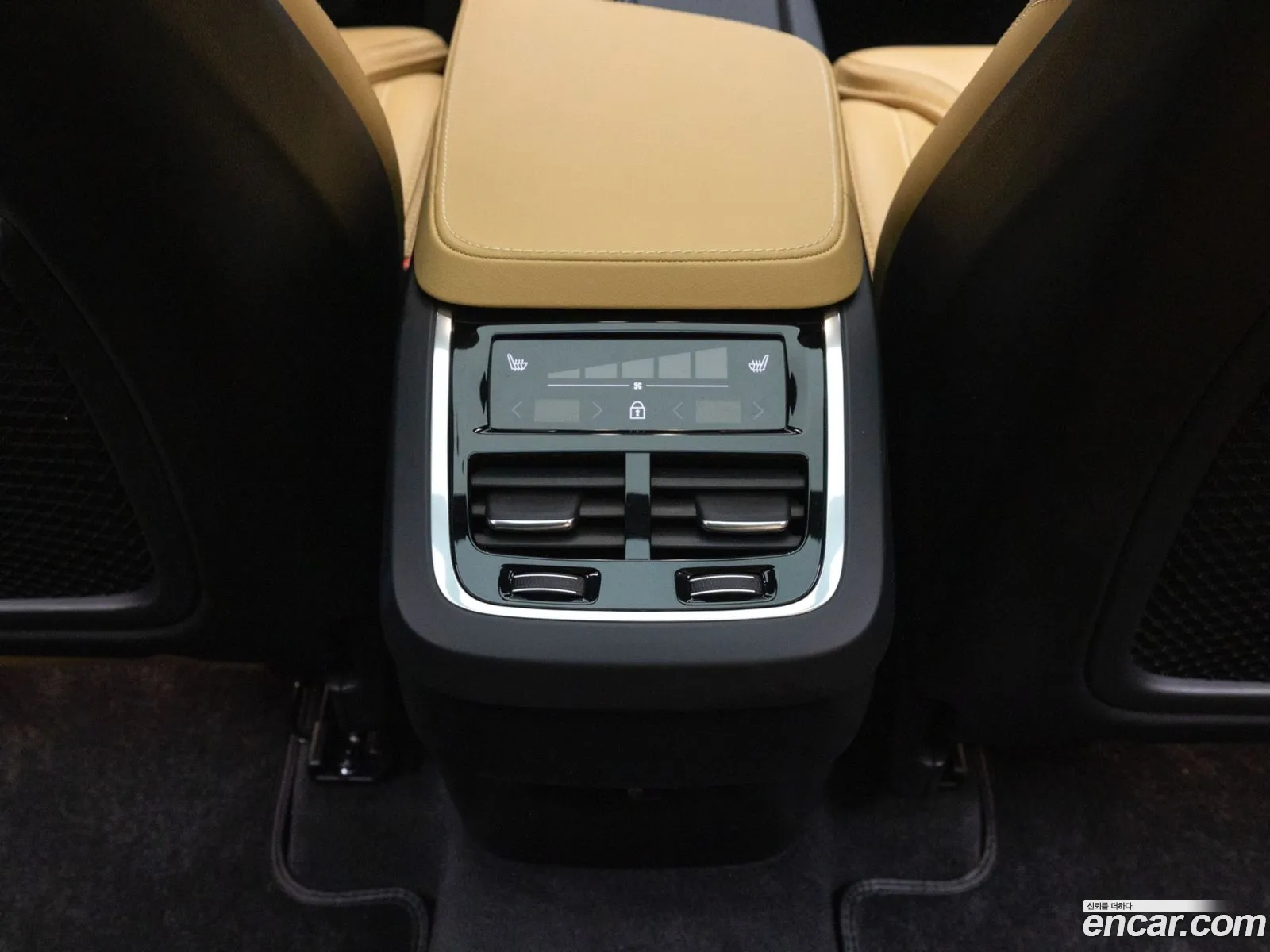 Volvo XC90 2025 — 7