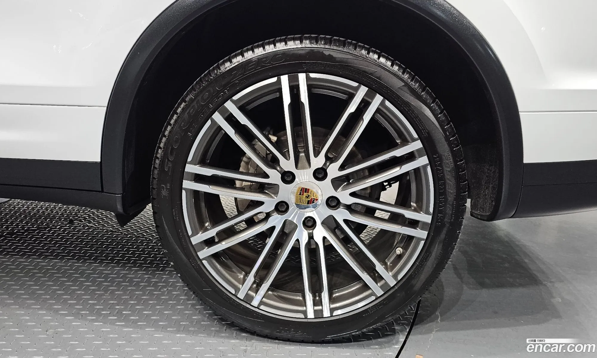 Porsche Cayenne 2015 WP1AH2922FLA69517 — 28