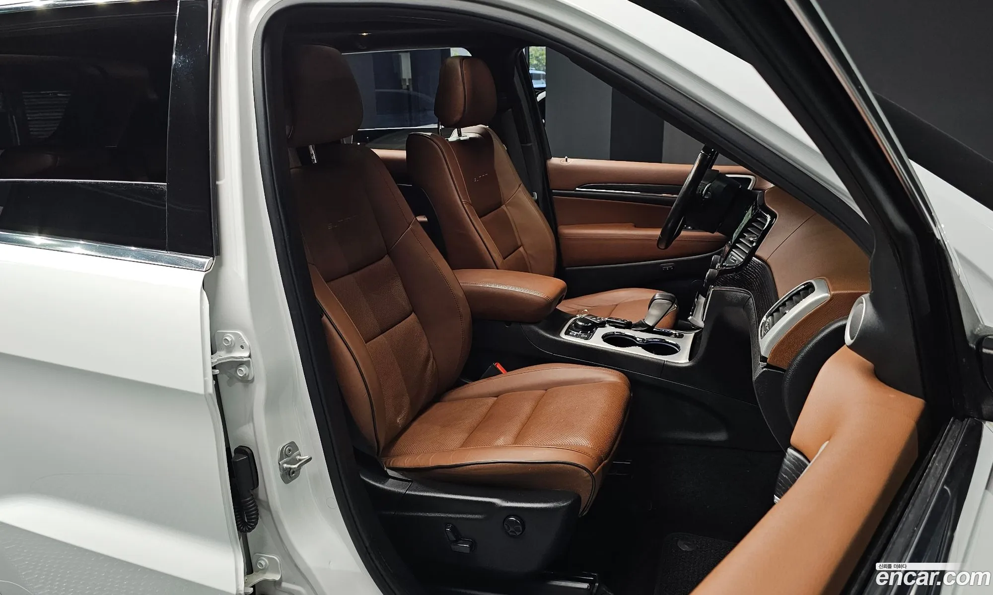 Jeep Grand Cherokee 2020 — 23