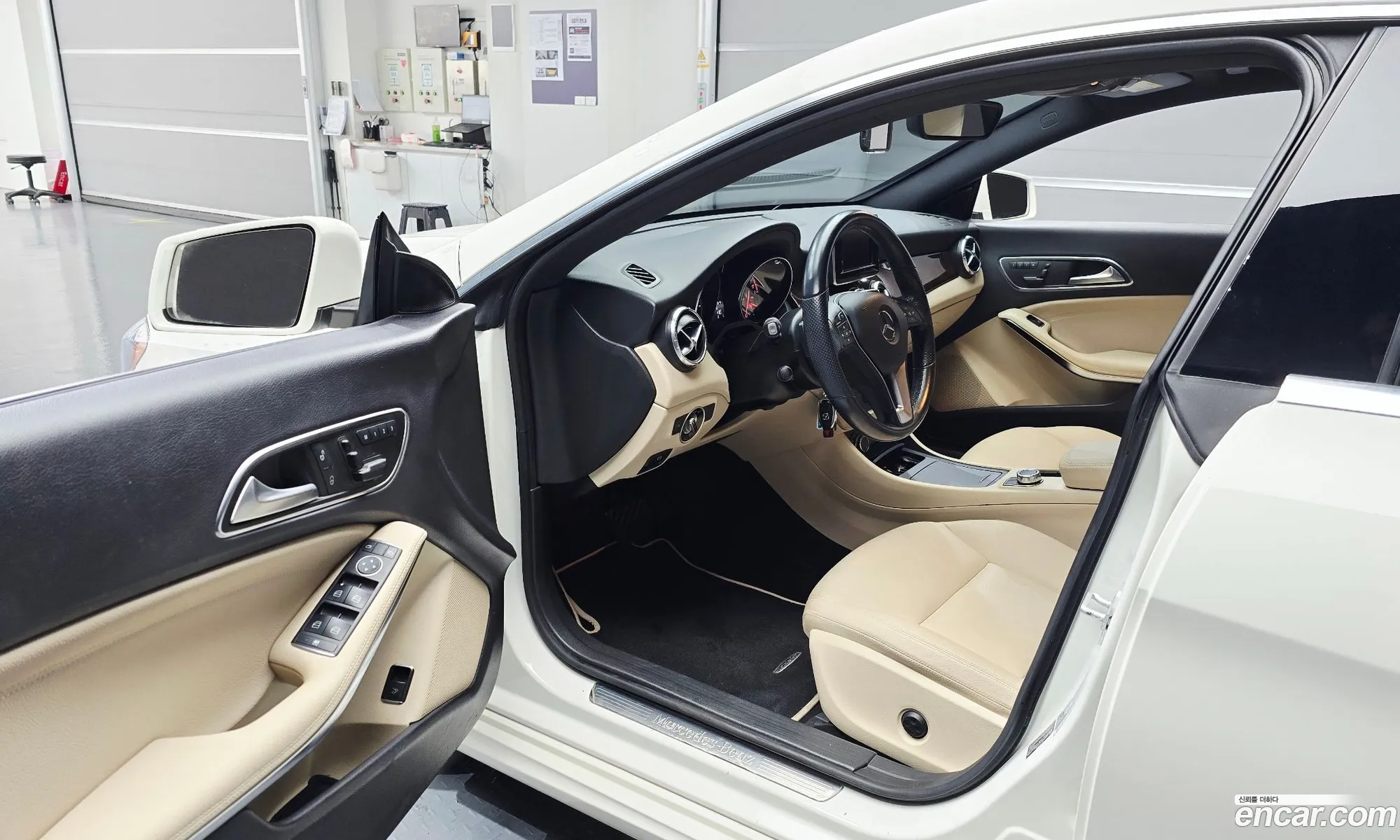 Mercedes-Benz CLA-Class C117 2014 — 16
