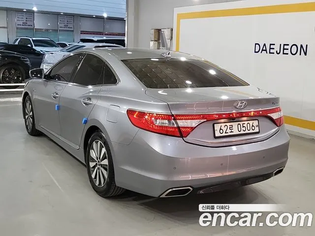 Hyundai Grandeur HG Hybrid 2016 — 3