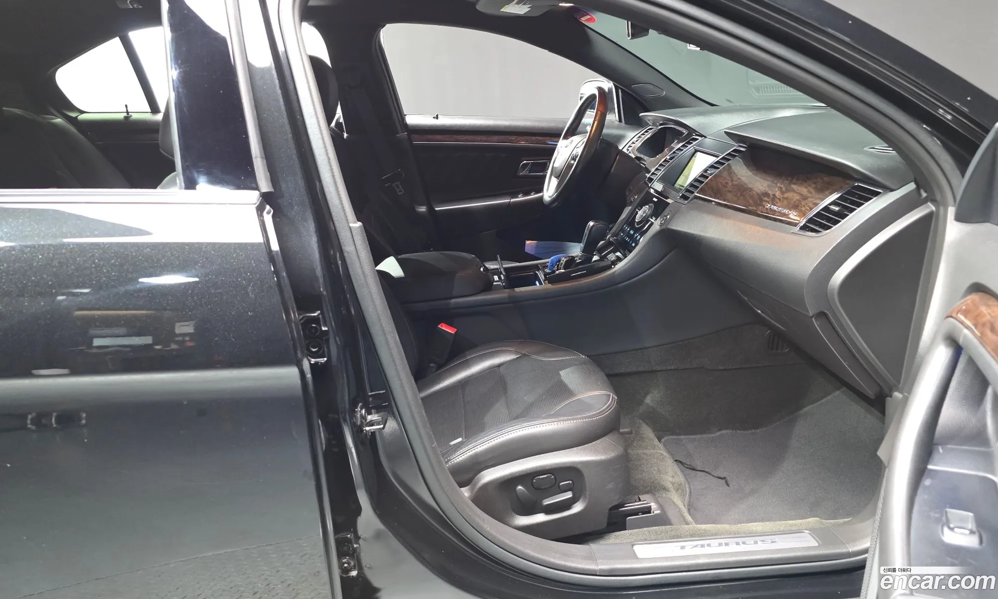 Ford Taurus 2015 1FAHP2F92FG186386 — 16