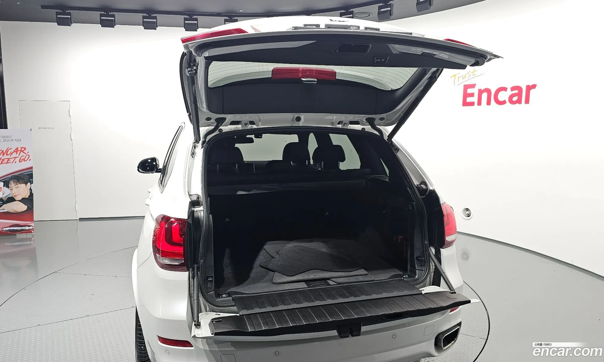 BMW X5 2018 WBAKS4108JLE51962 — 32