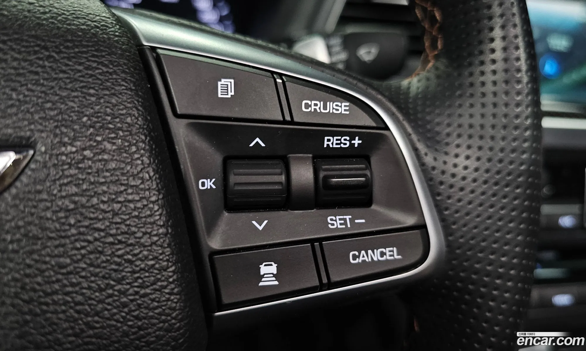 Genesis G80 2017 — 28