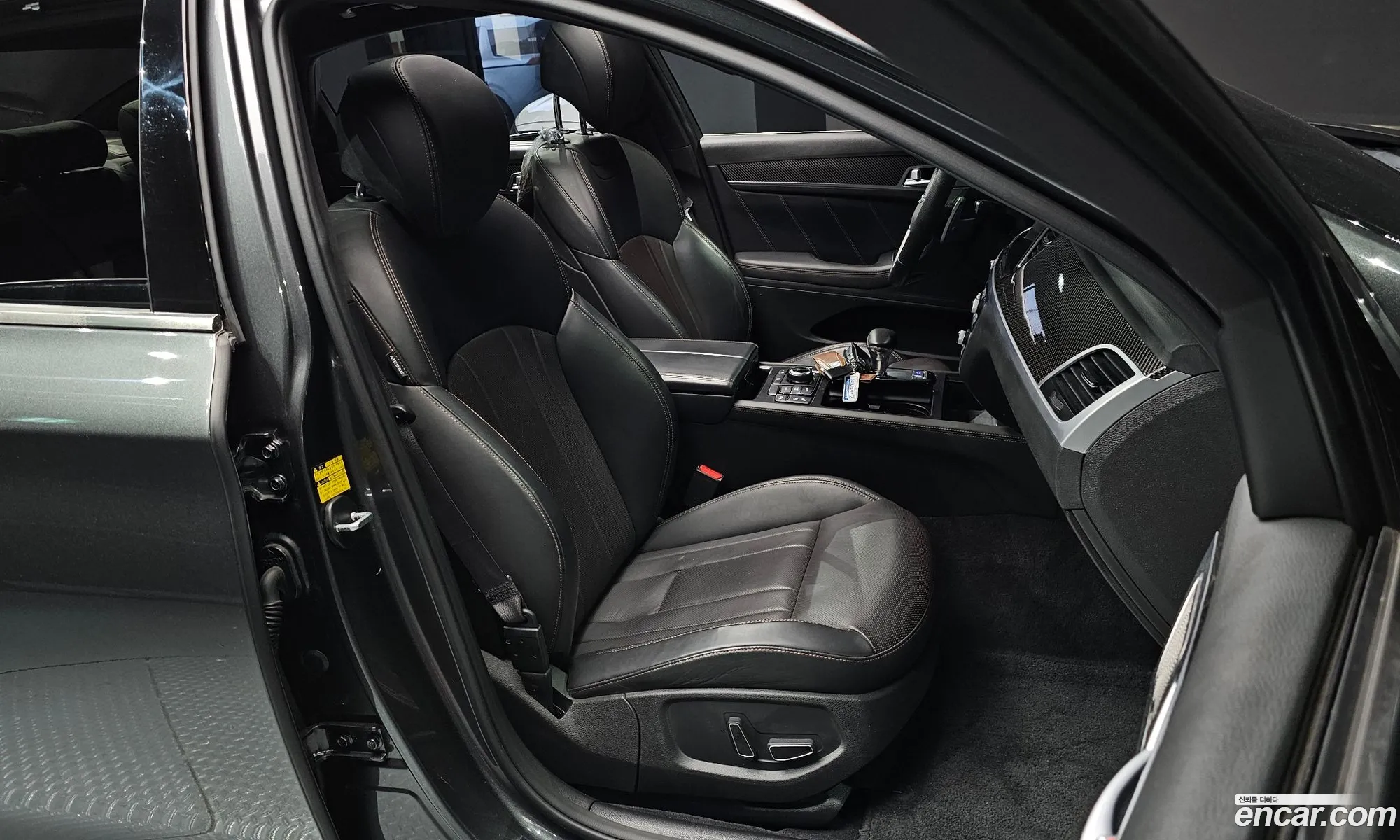 Genesis G80 2017 — 19