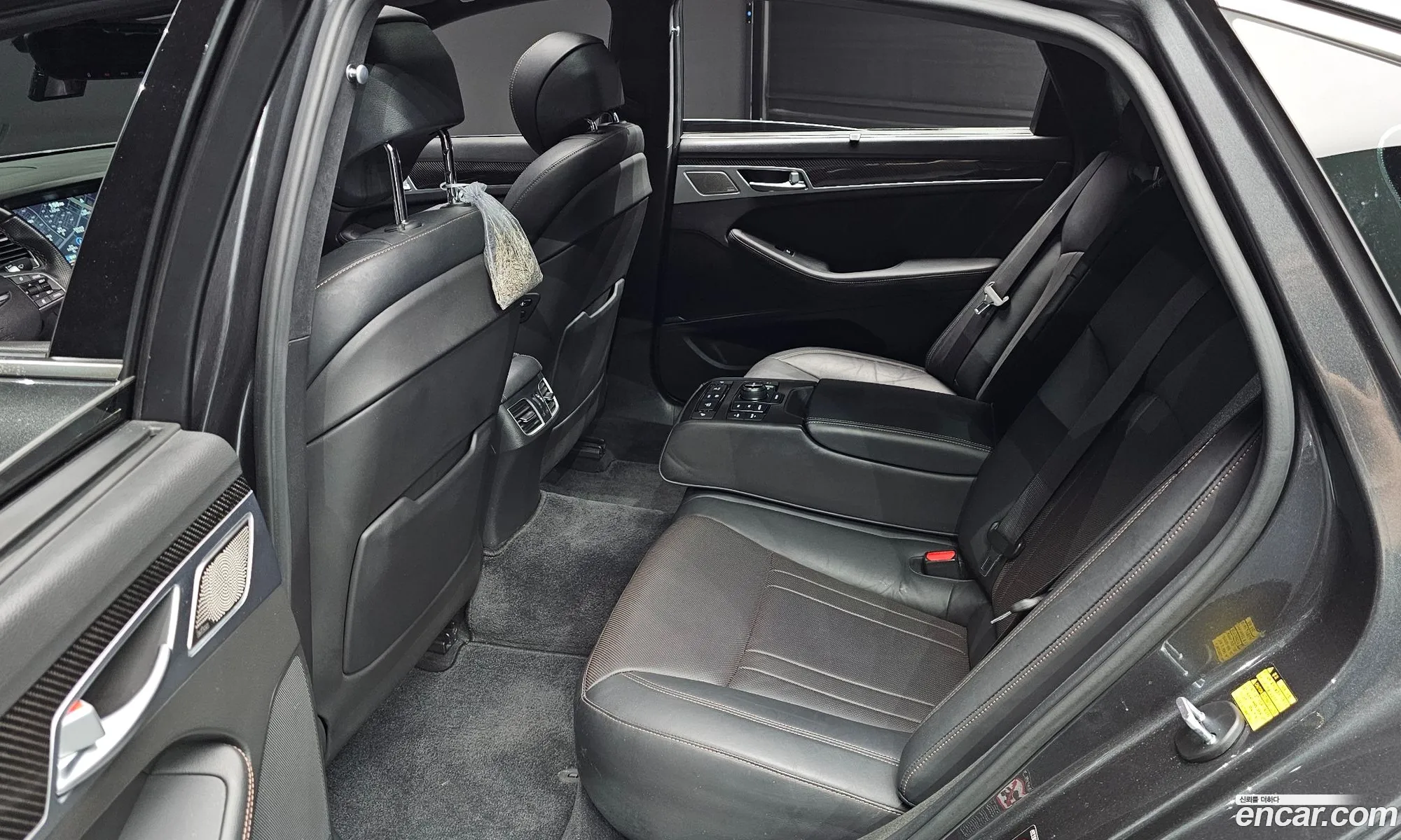 Genesis G80 2017 — 25