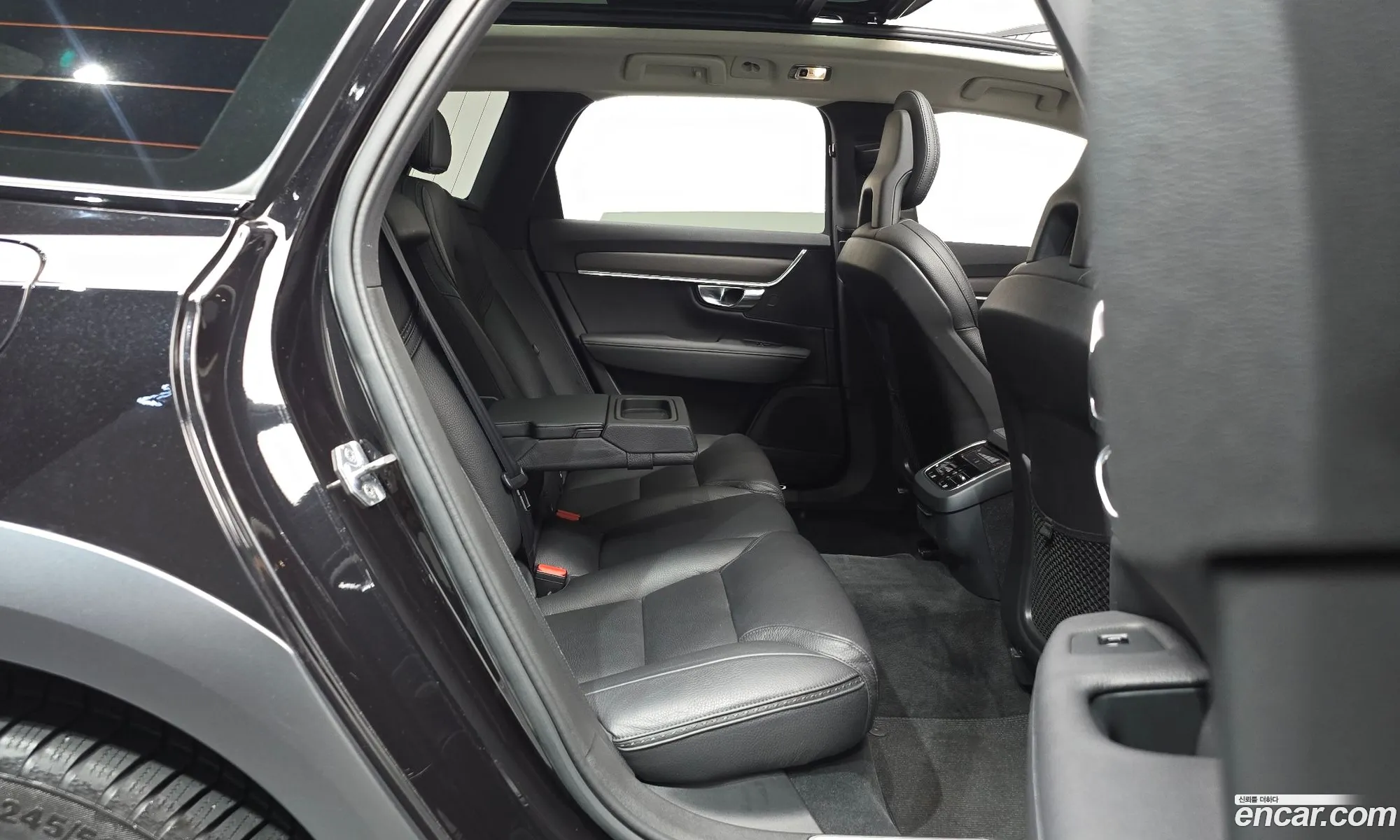 Volvo V90 Cross Country 2018 — 17