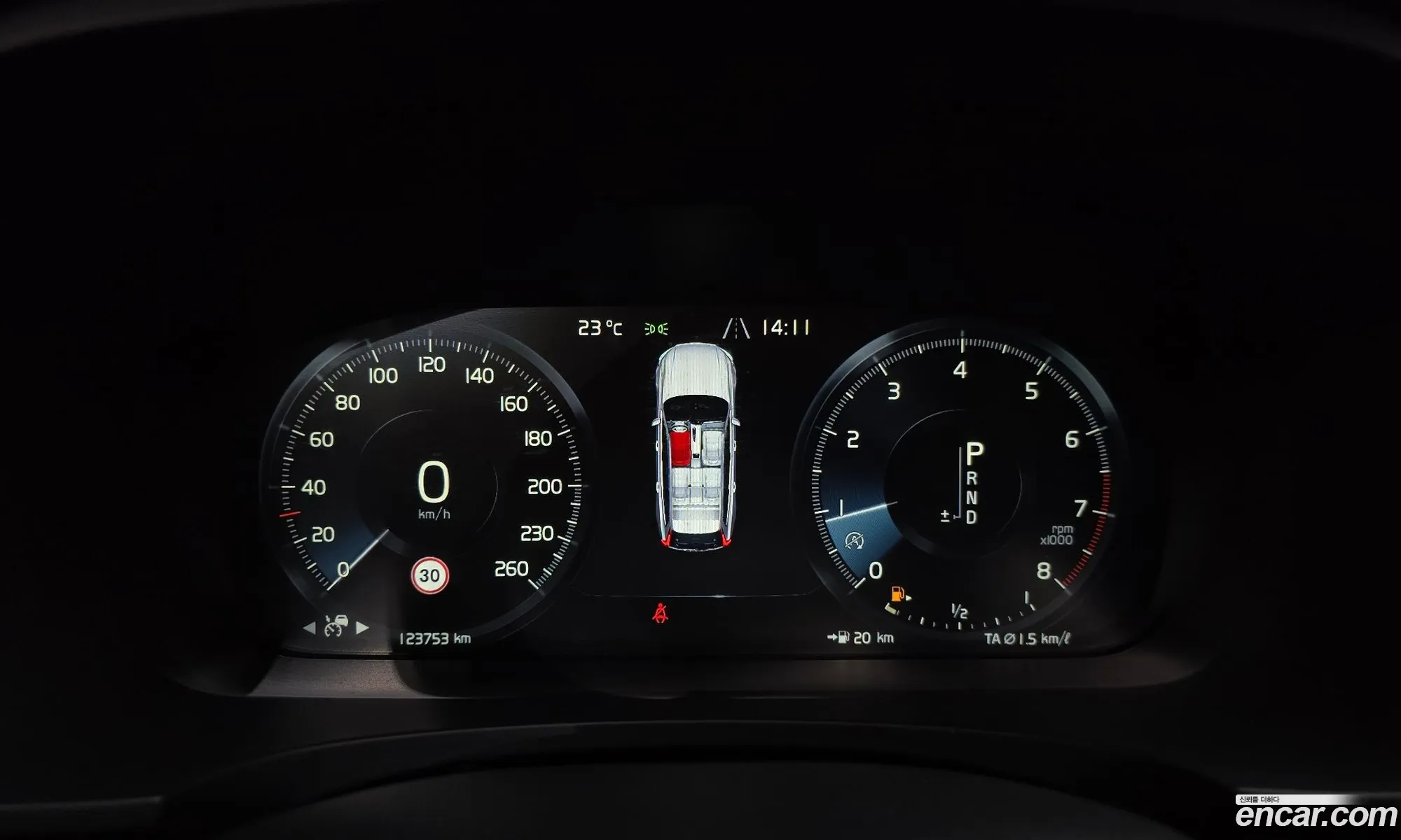 Volvo V90 Cross Country 2018 — 30