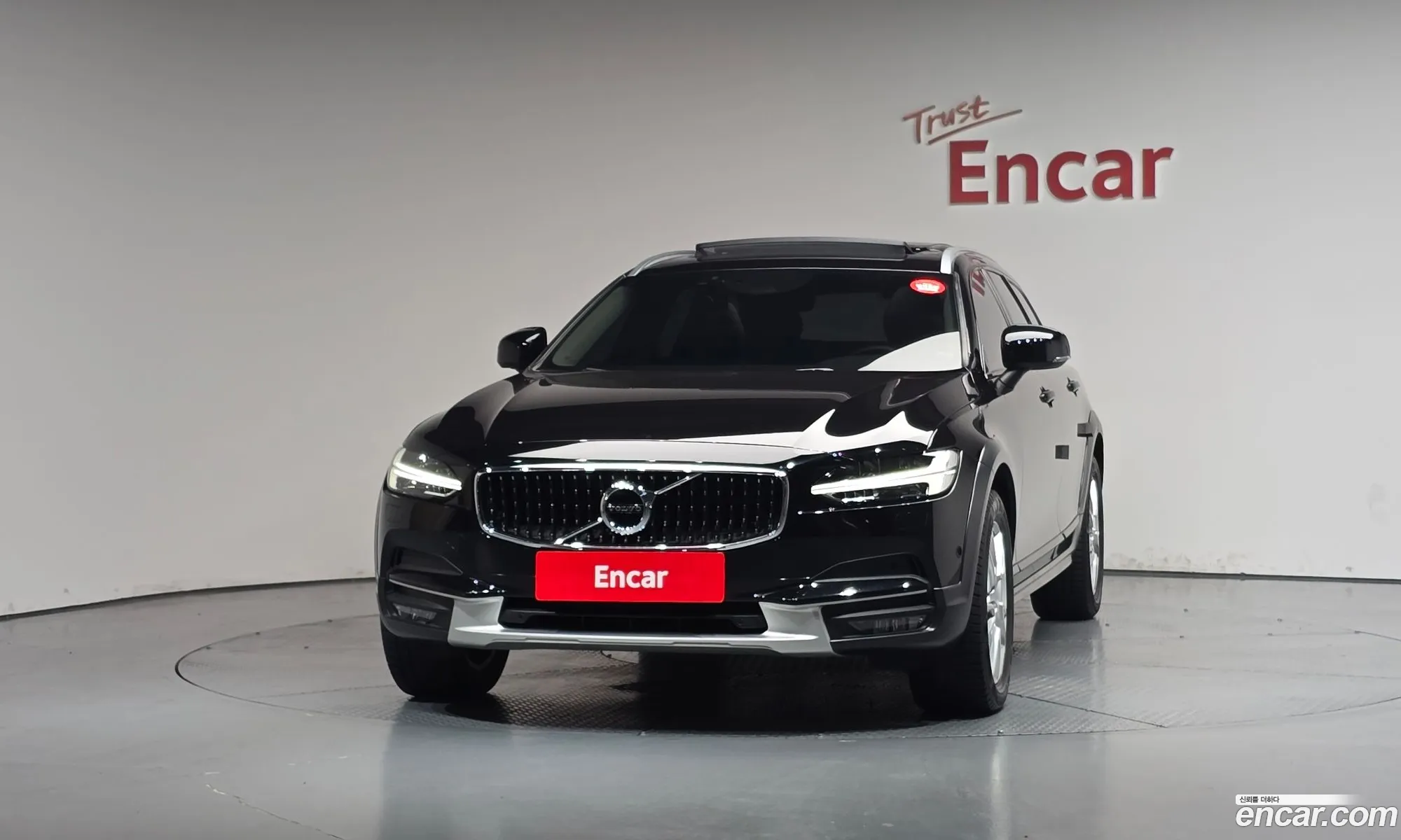 Volvo V90 Cross Country 2018 — 27