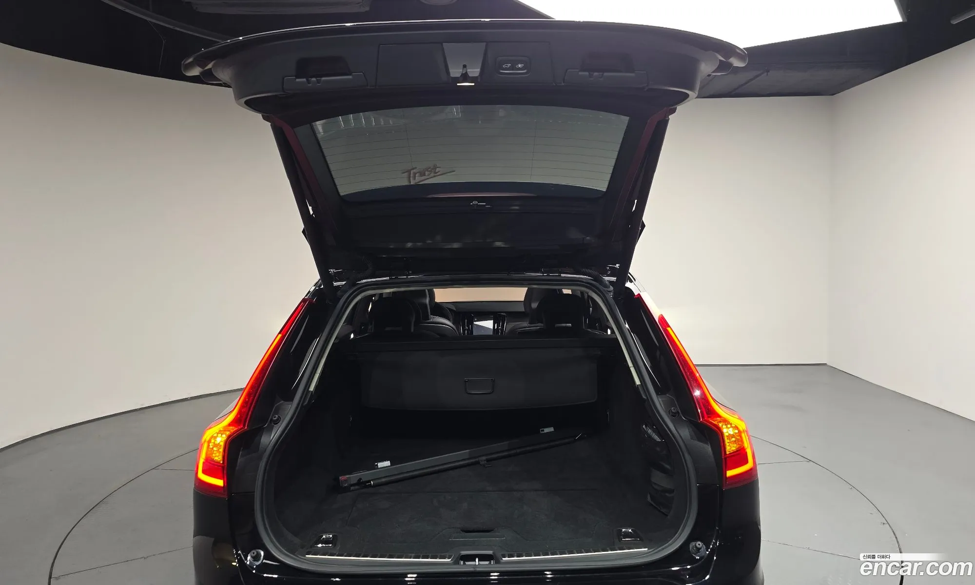 Volvo V90 Cross Country 2018 — 31