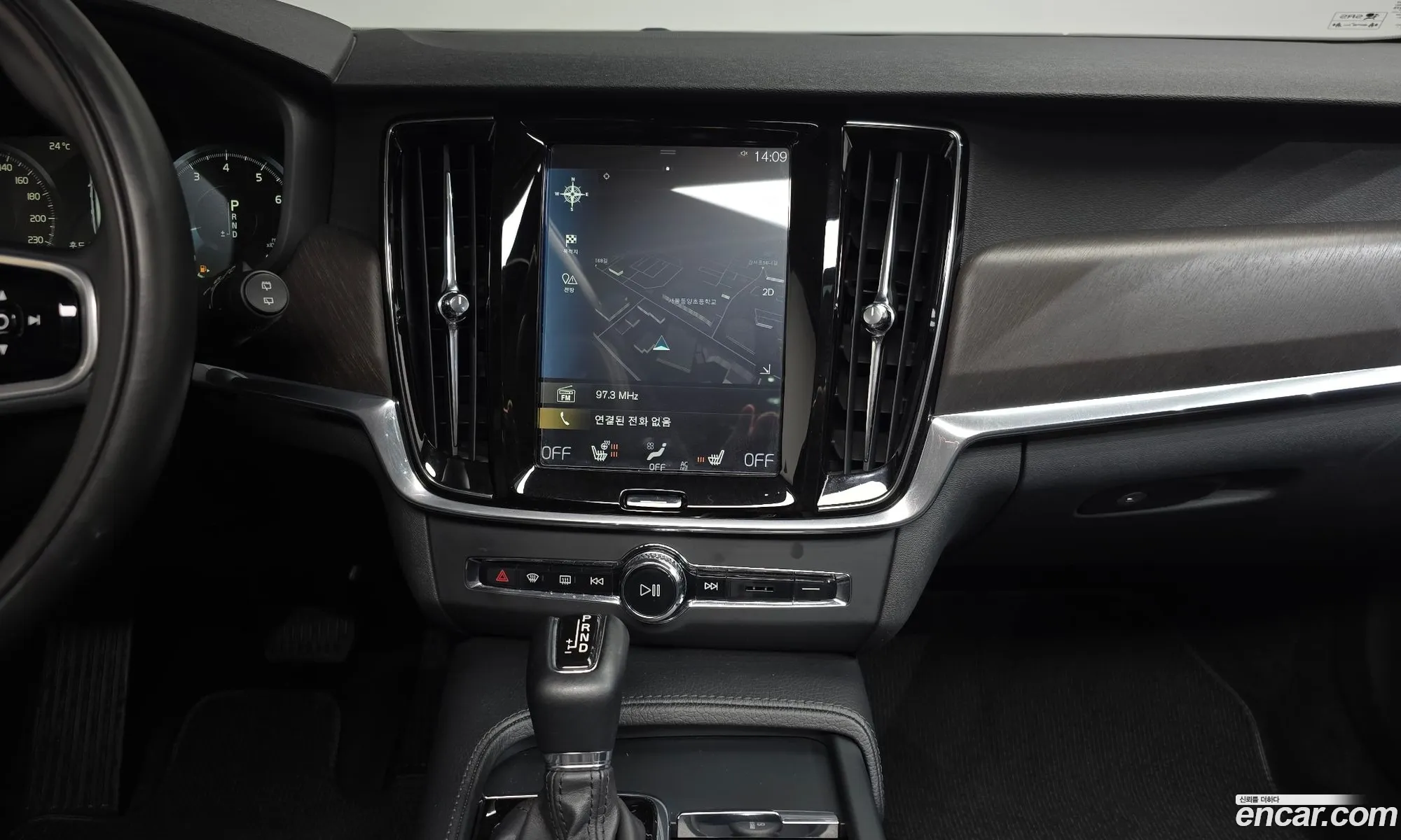 Volvo V90 Cross Country 2018 — 20