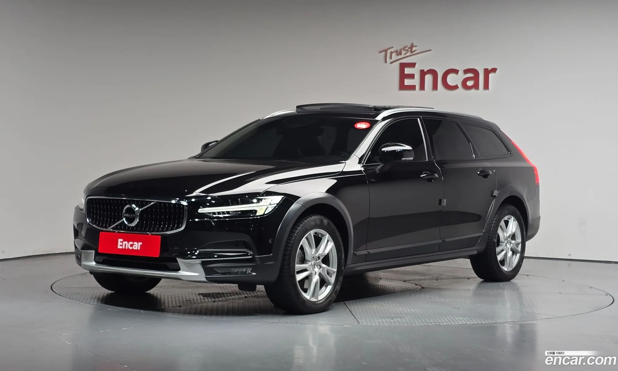 Volvo V90 Cross Country 2018 — 19