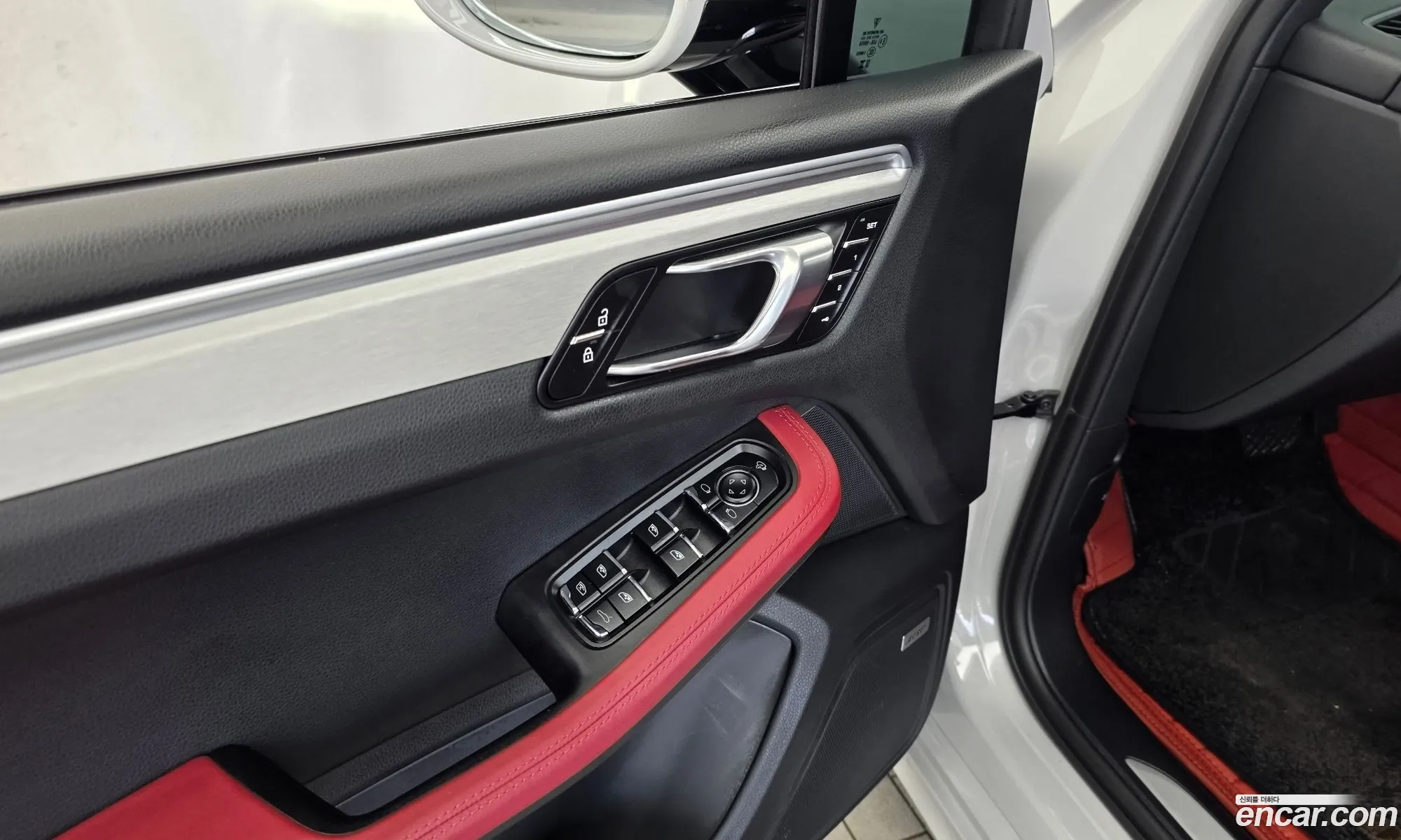 Porsche Macan 2023 WP1AG2954PLB52364 — 24