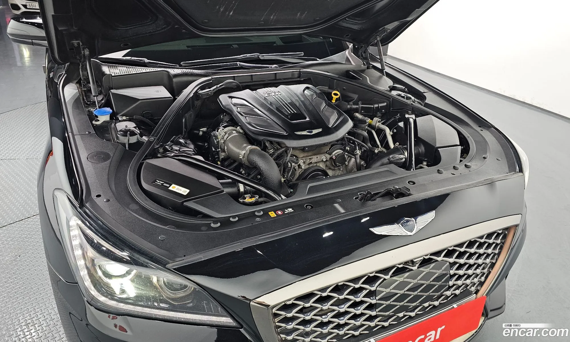 Genesis G80 2016 — 17