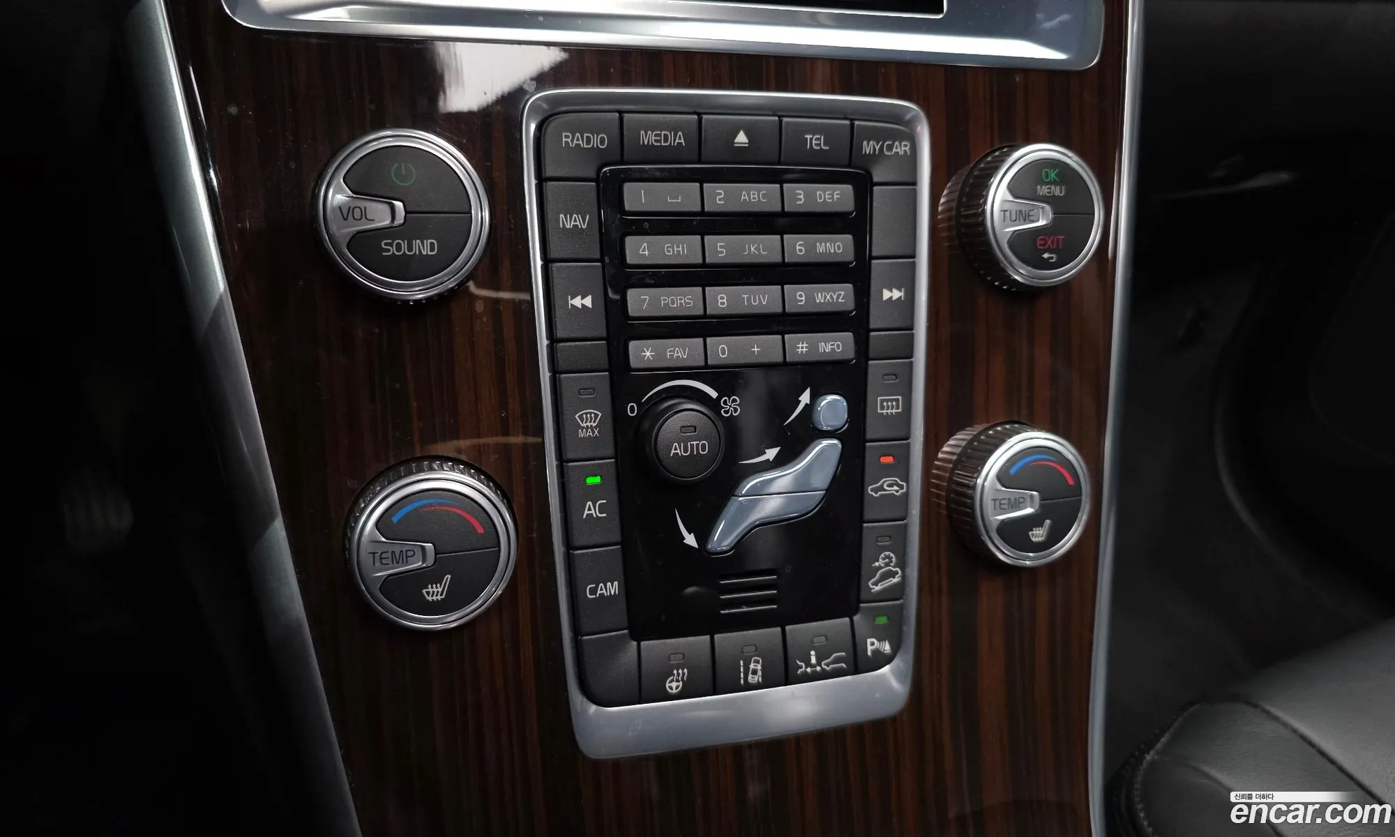Volvo XC60 2015 — 10