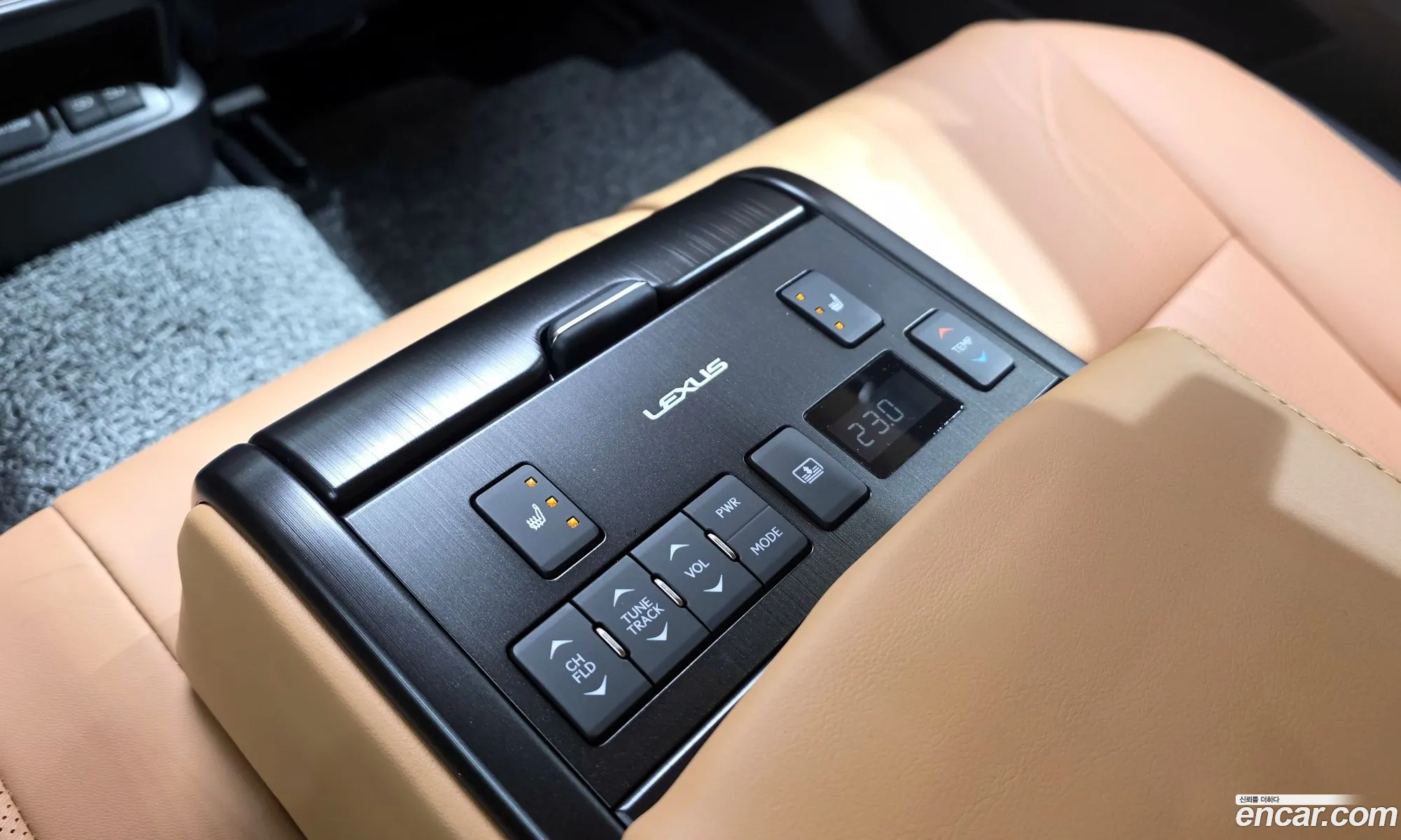 Lexus ES300h 7th Gen 2023 JTHBA1C13P2017954 — 12