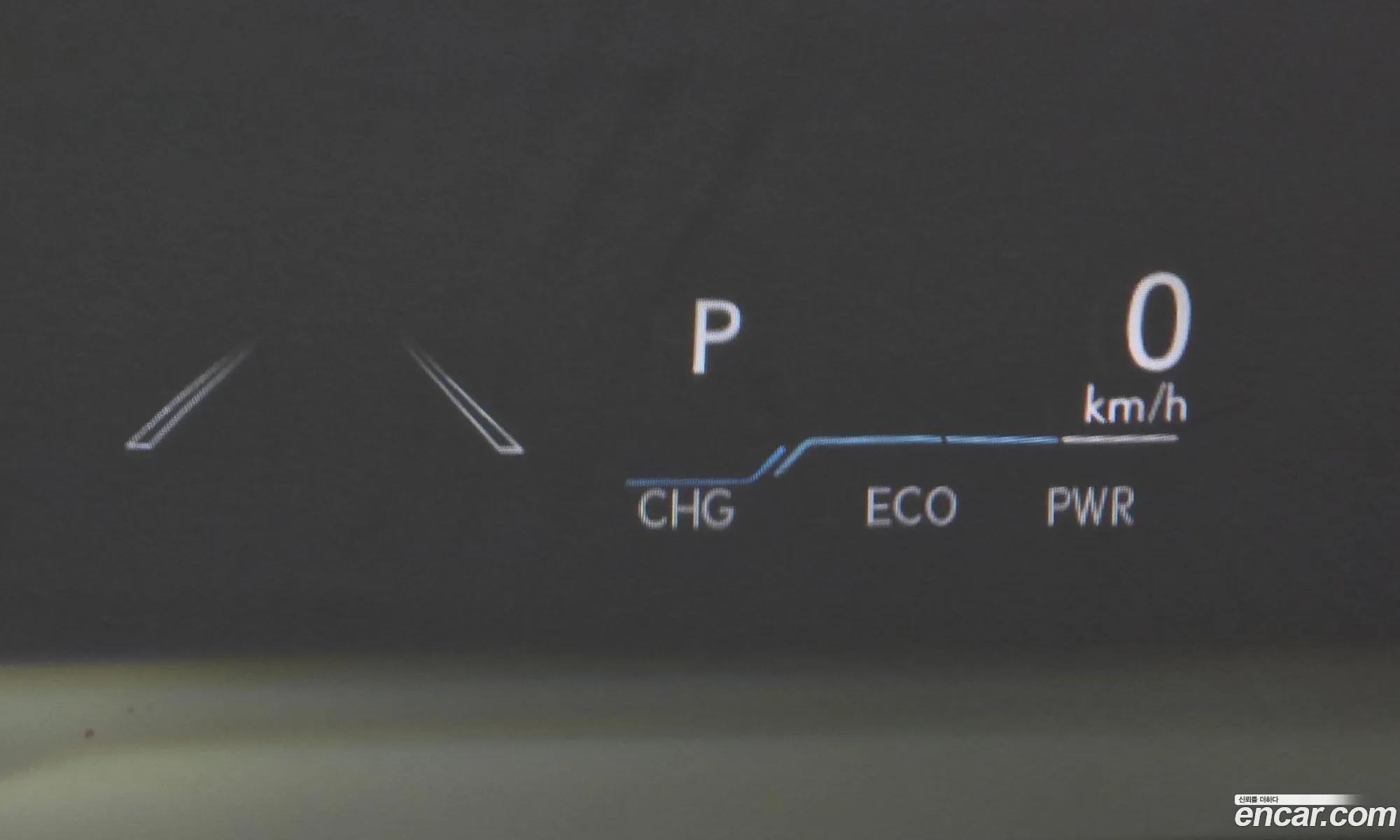Lexus ES300h 7th Gen 2023 JTHBA1C13P2017954 — 10