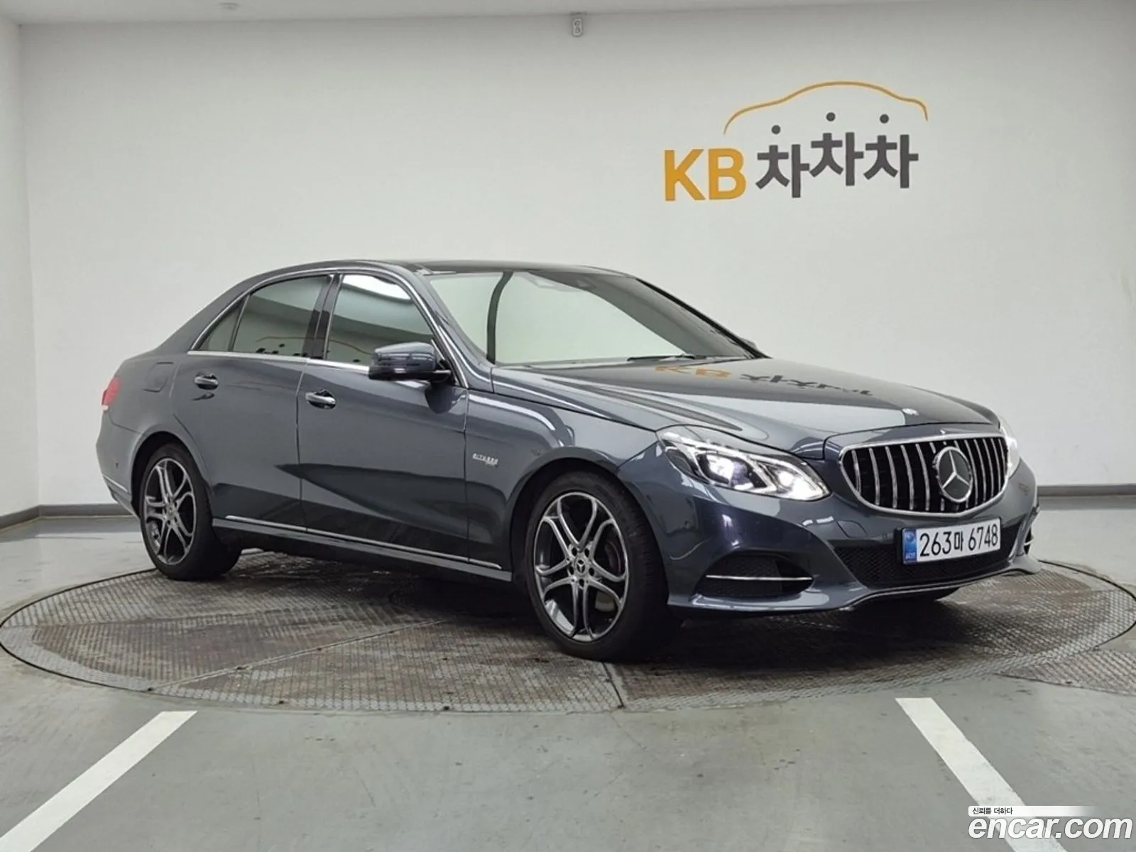 Mercedes-Benz E-Class W212 2015 — 16
