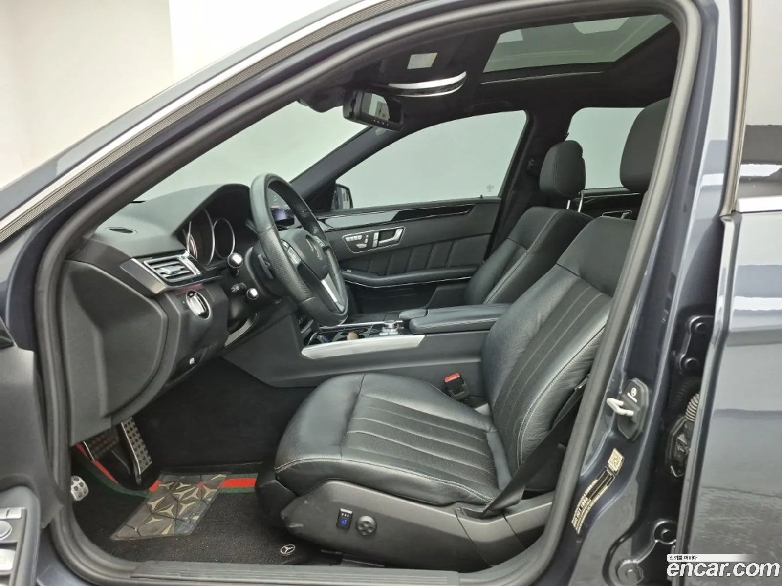 Mercedes-Benz E-Class W212 2015 — 13