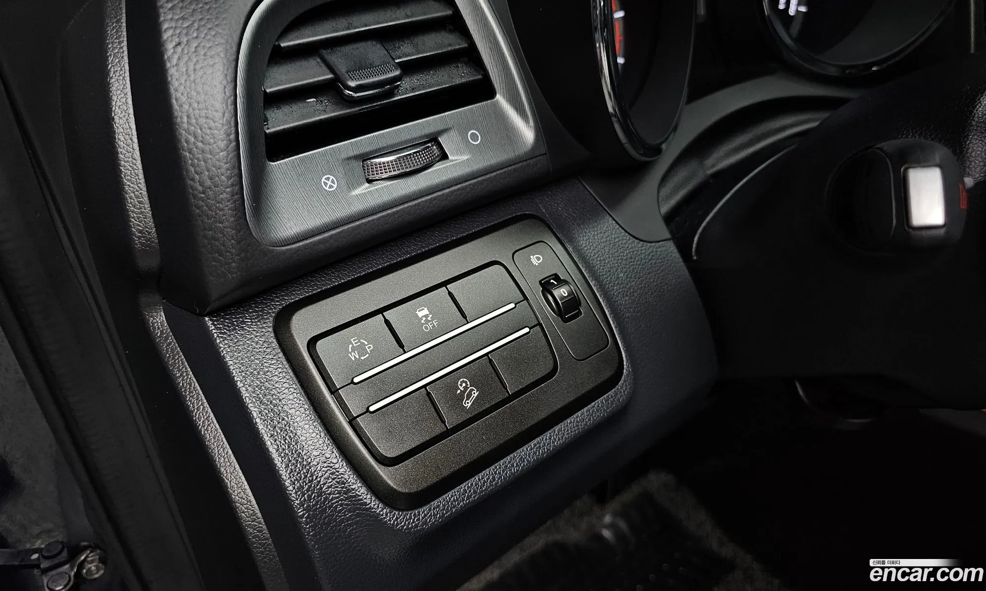 KG Mobility (SsangYong) Tivoli Armour 2018 — 20