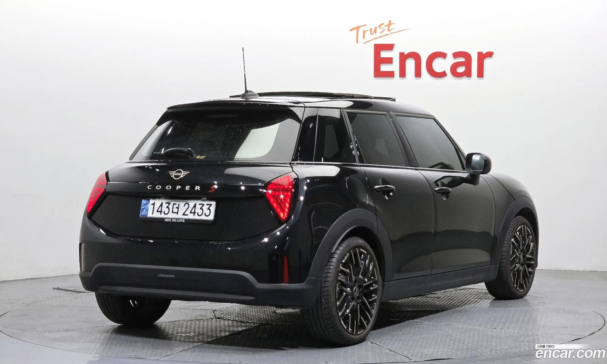 Mini Cooper S 2024 WMW51GD06S2W25836 — 4