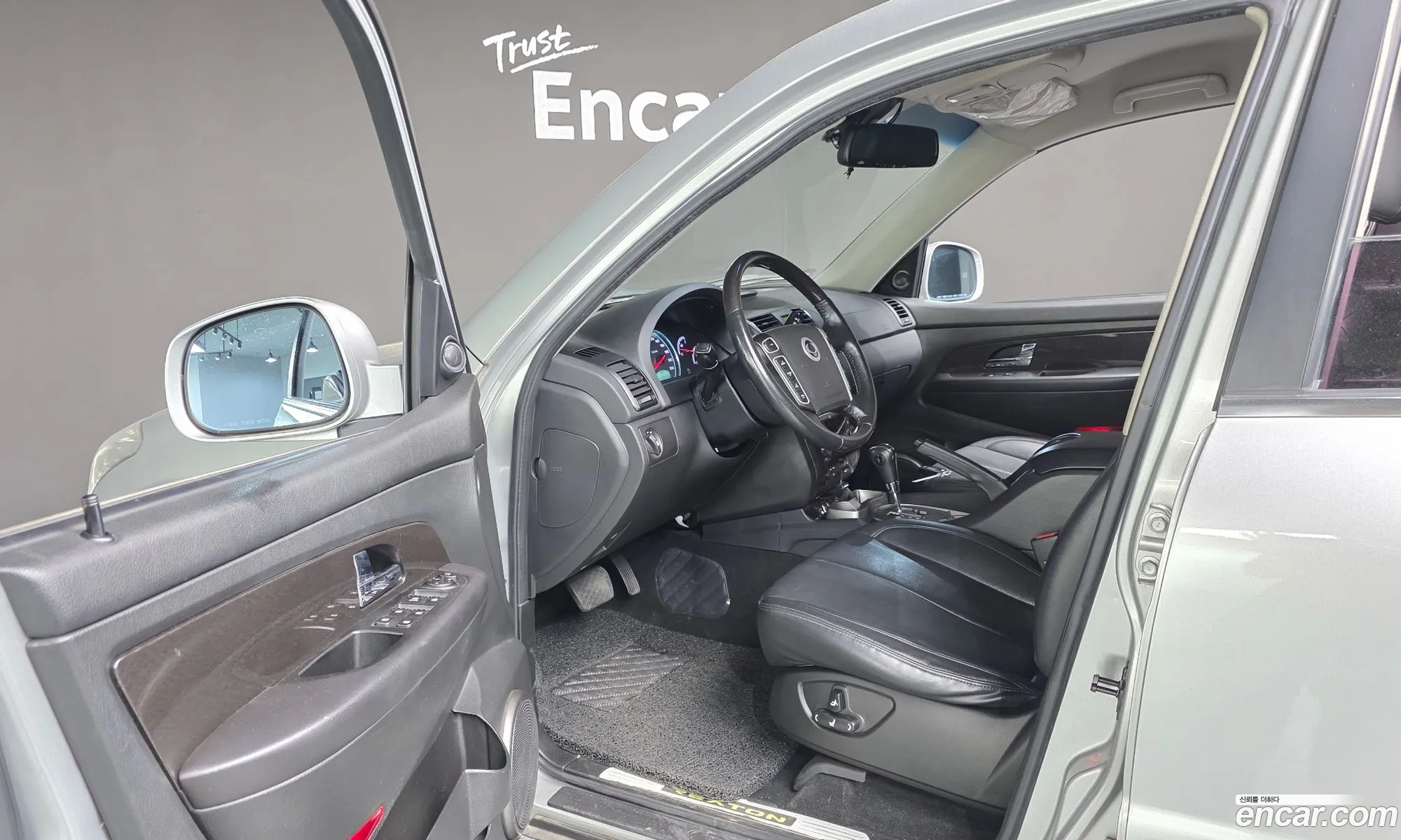 KG Mobility (SsangYong) Rexton W 2014 — 13