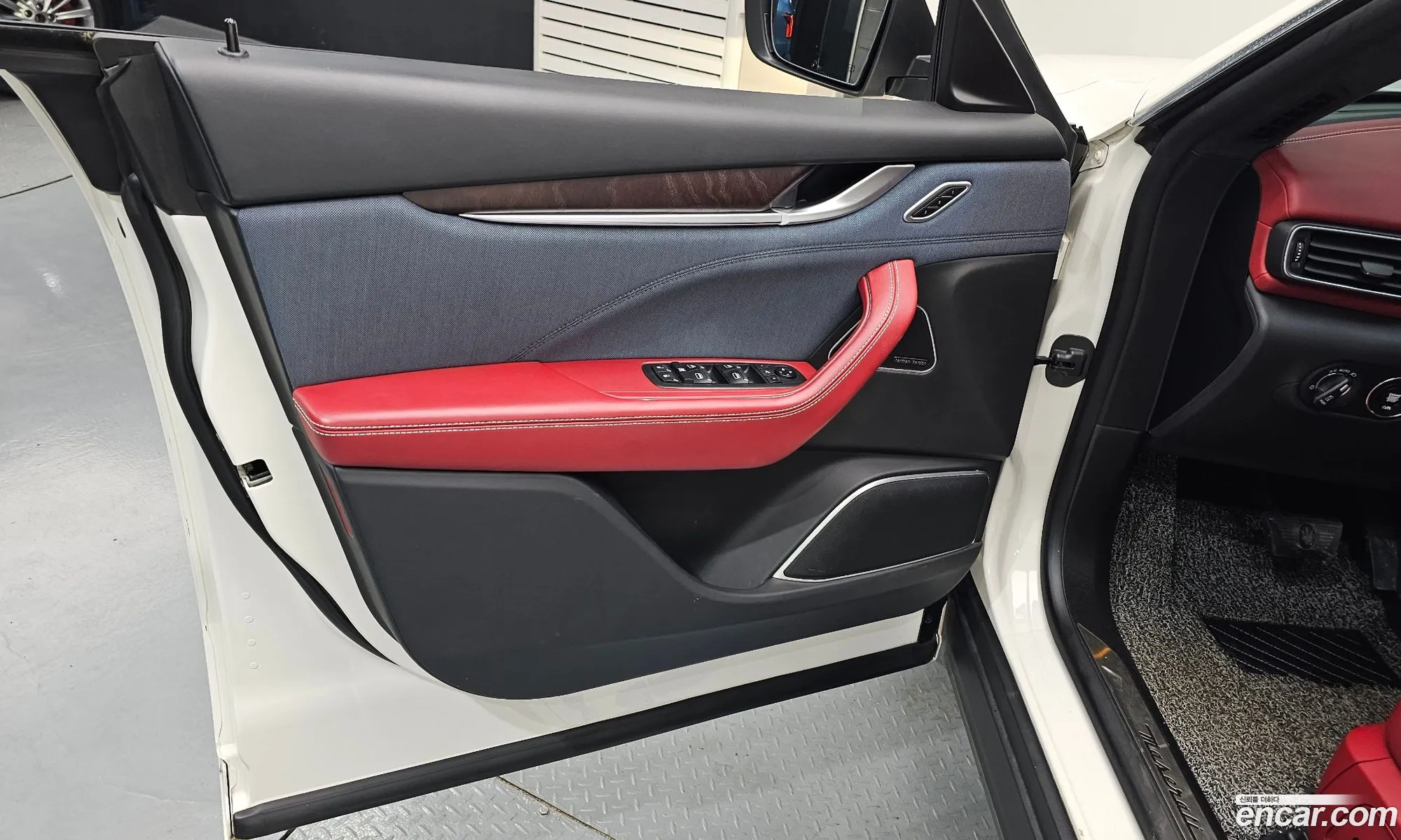 Maserati Levante 2019 ZN661XUG9KX323768 — 25