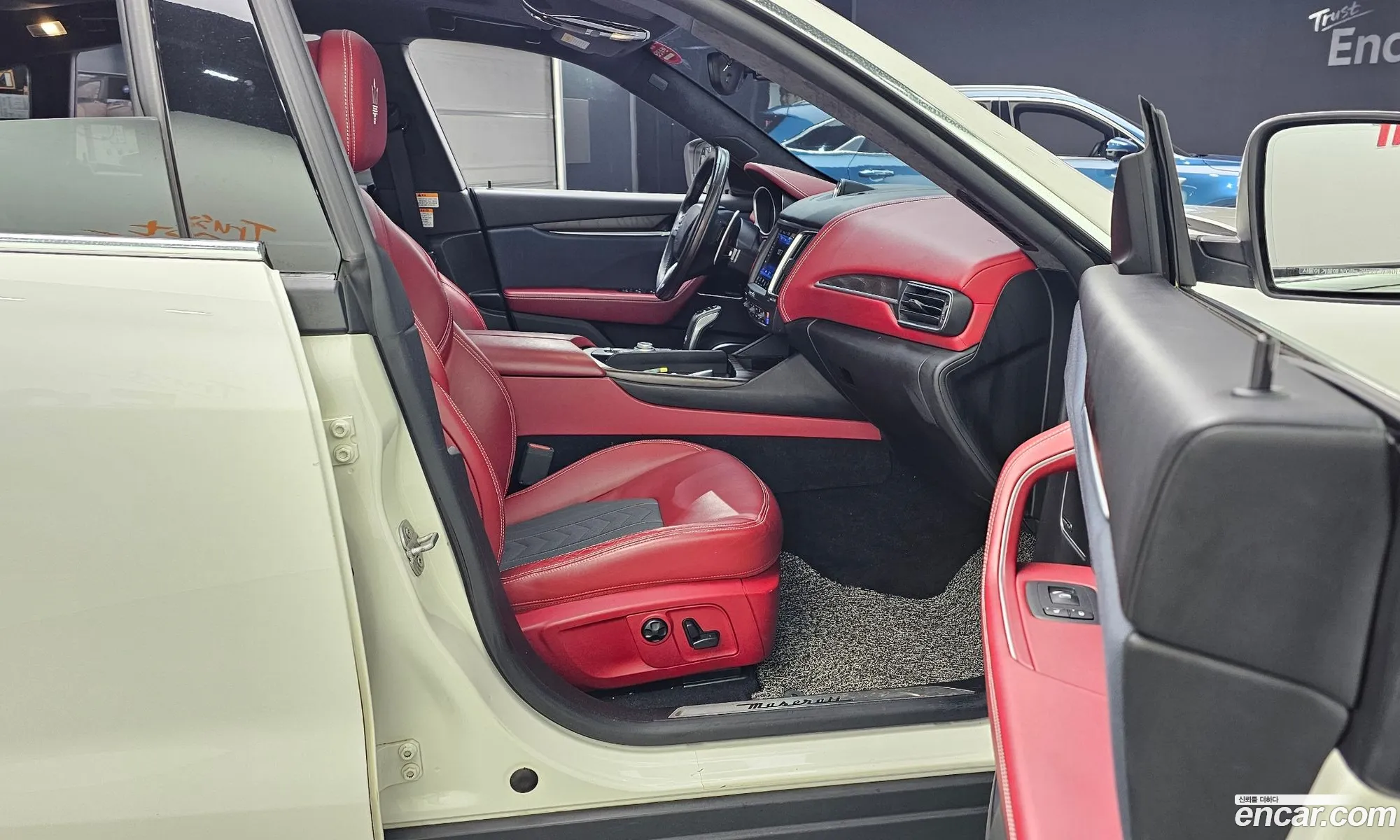 Maserati Levante 2019 ZN661XUG9KX323768 — 11
