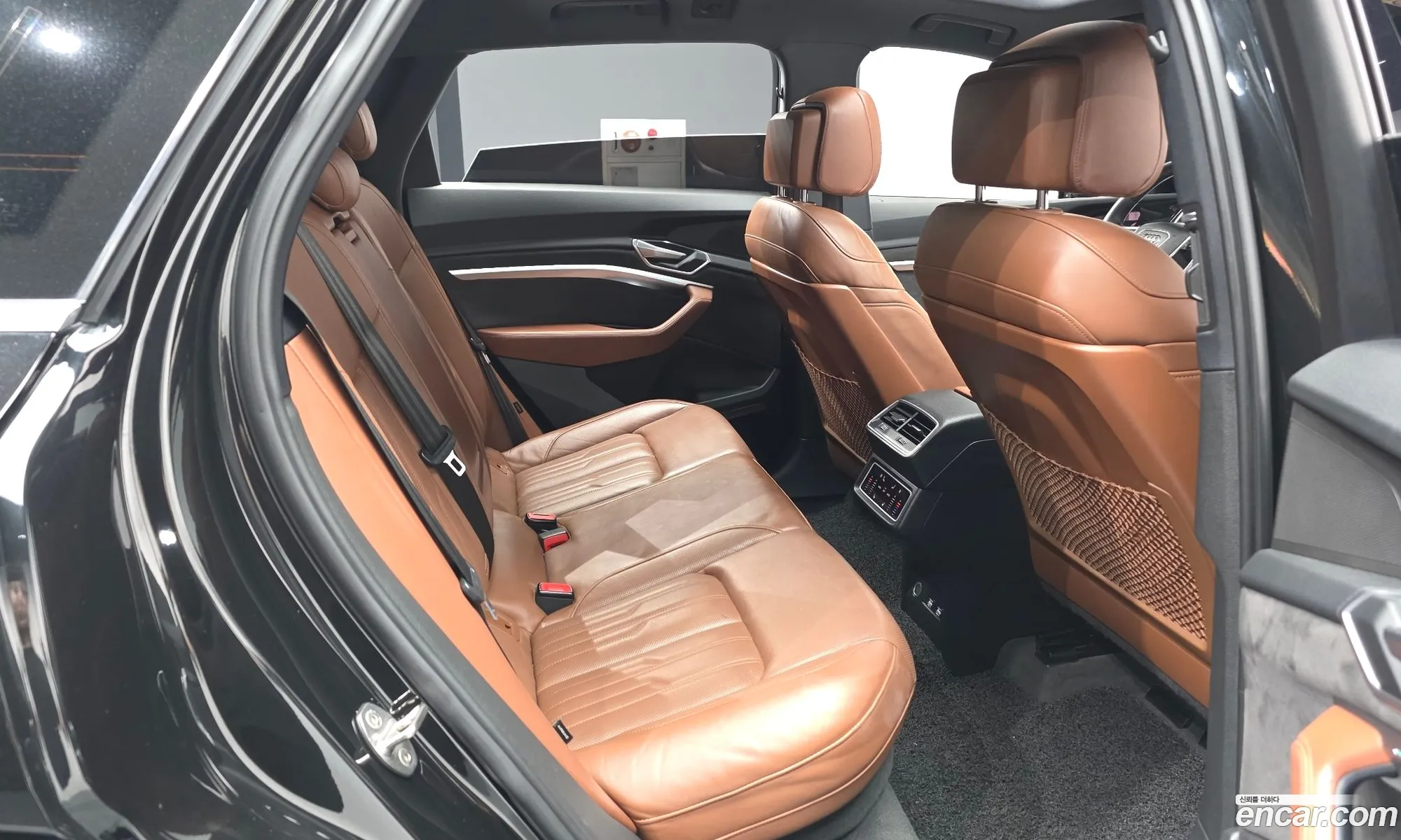 Audi e-tron 2020 WAUZZZGE6LB039880 — 7