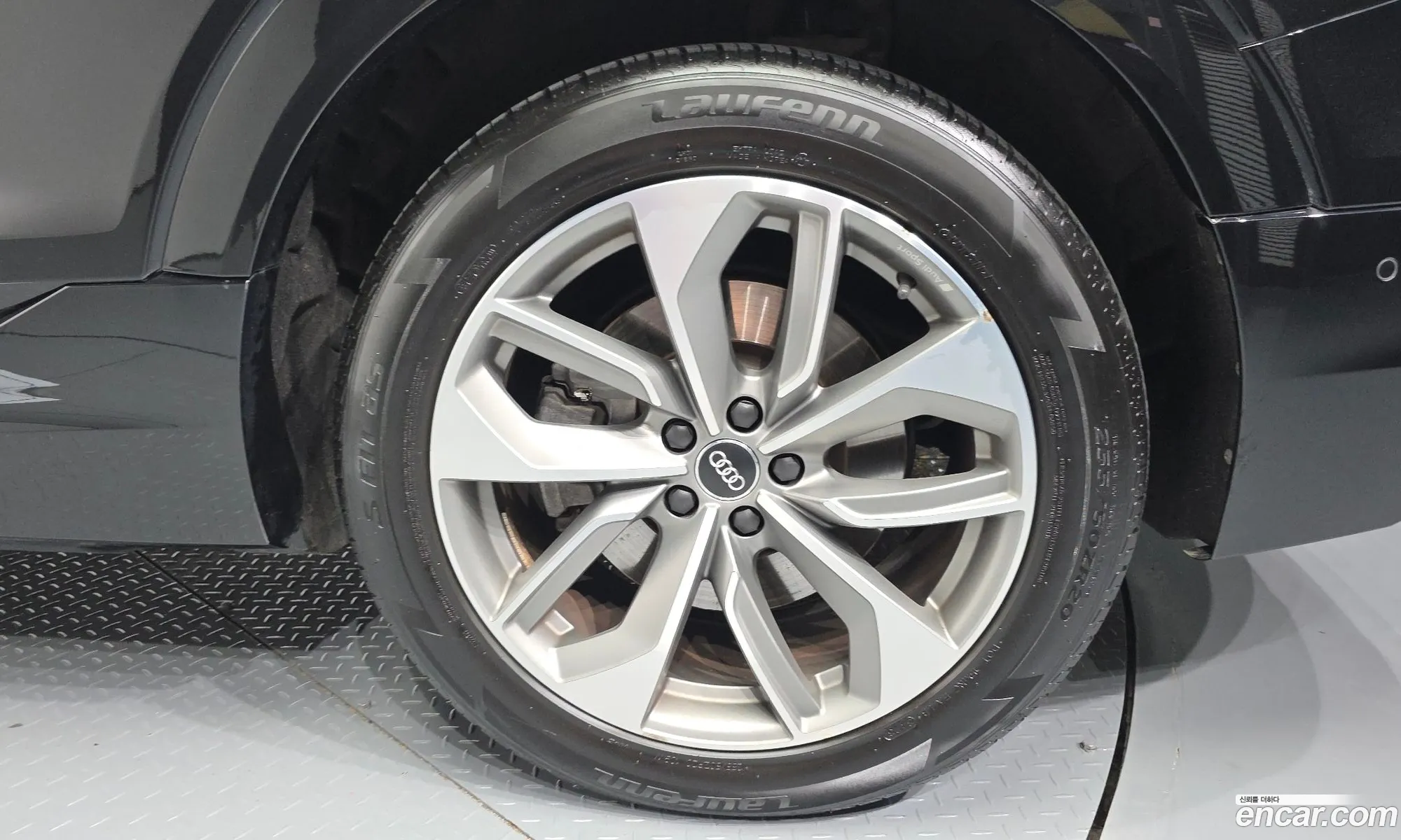 Audi e-tron 2020 WAUZZZGE6LB039880 — 9