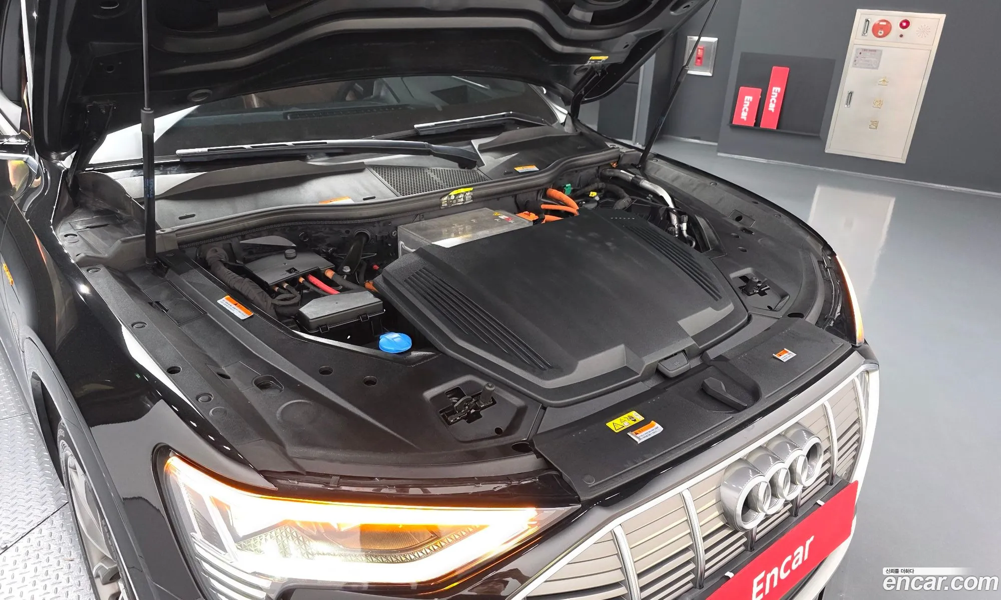 Audi e-tron 2020 WAUZZZGE6LB039880 — 4