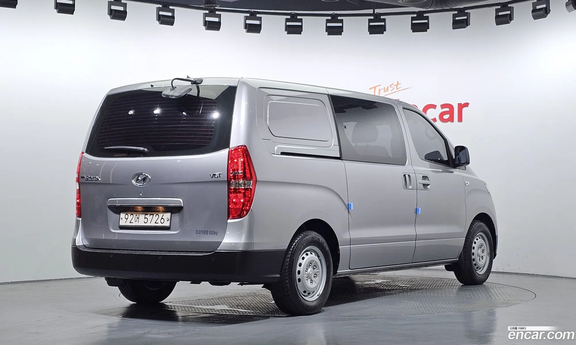 Hyundai Grand Starex 2021 — 17