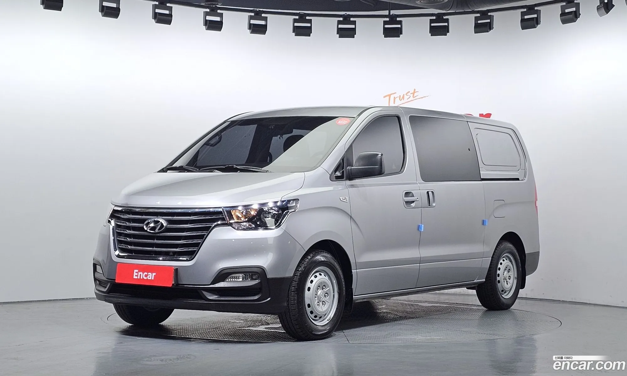 Hyundai Grand Starex 2021 — 16
