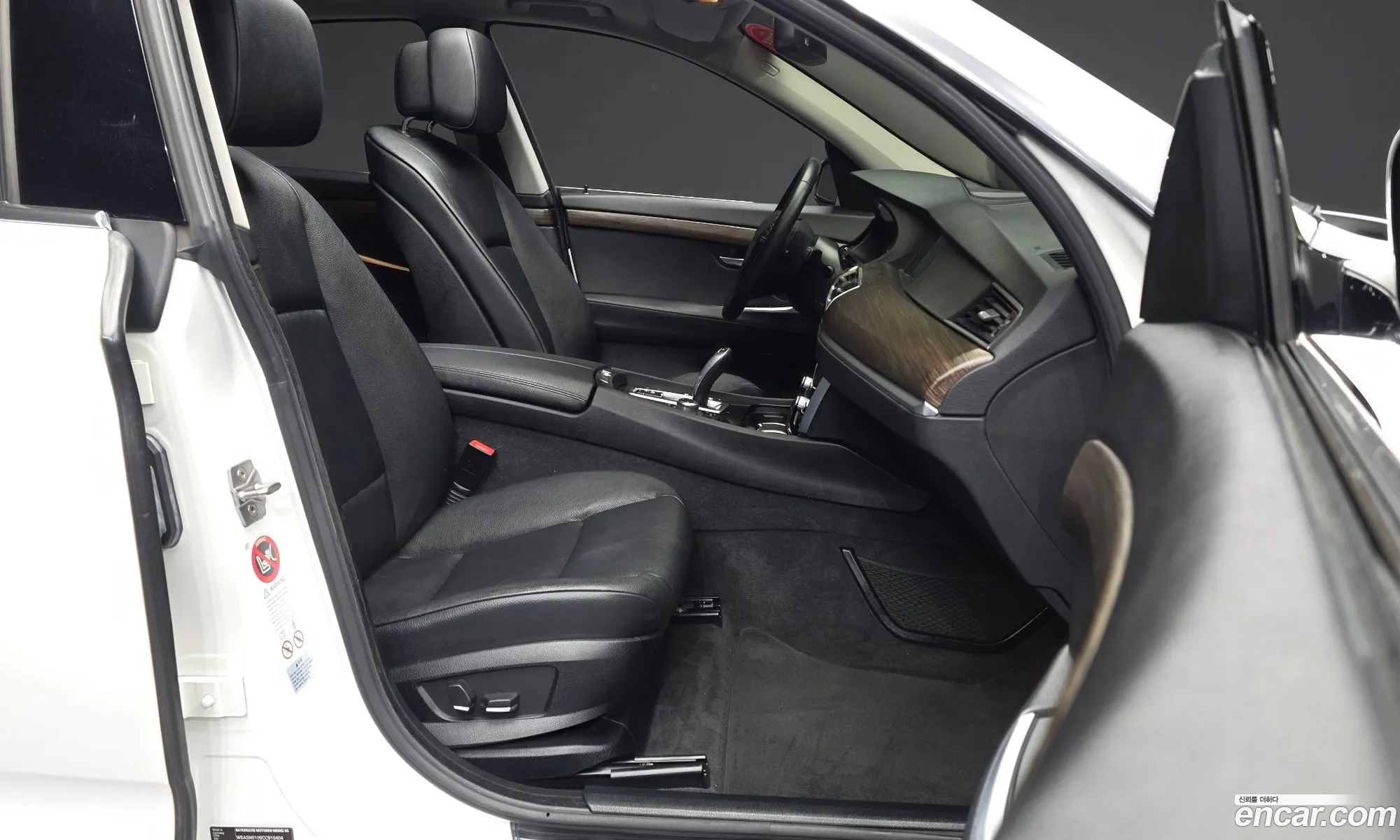 BMW 5 Series GT 2012 WBASN6109CC910404 — 17