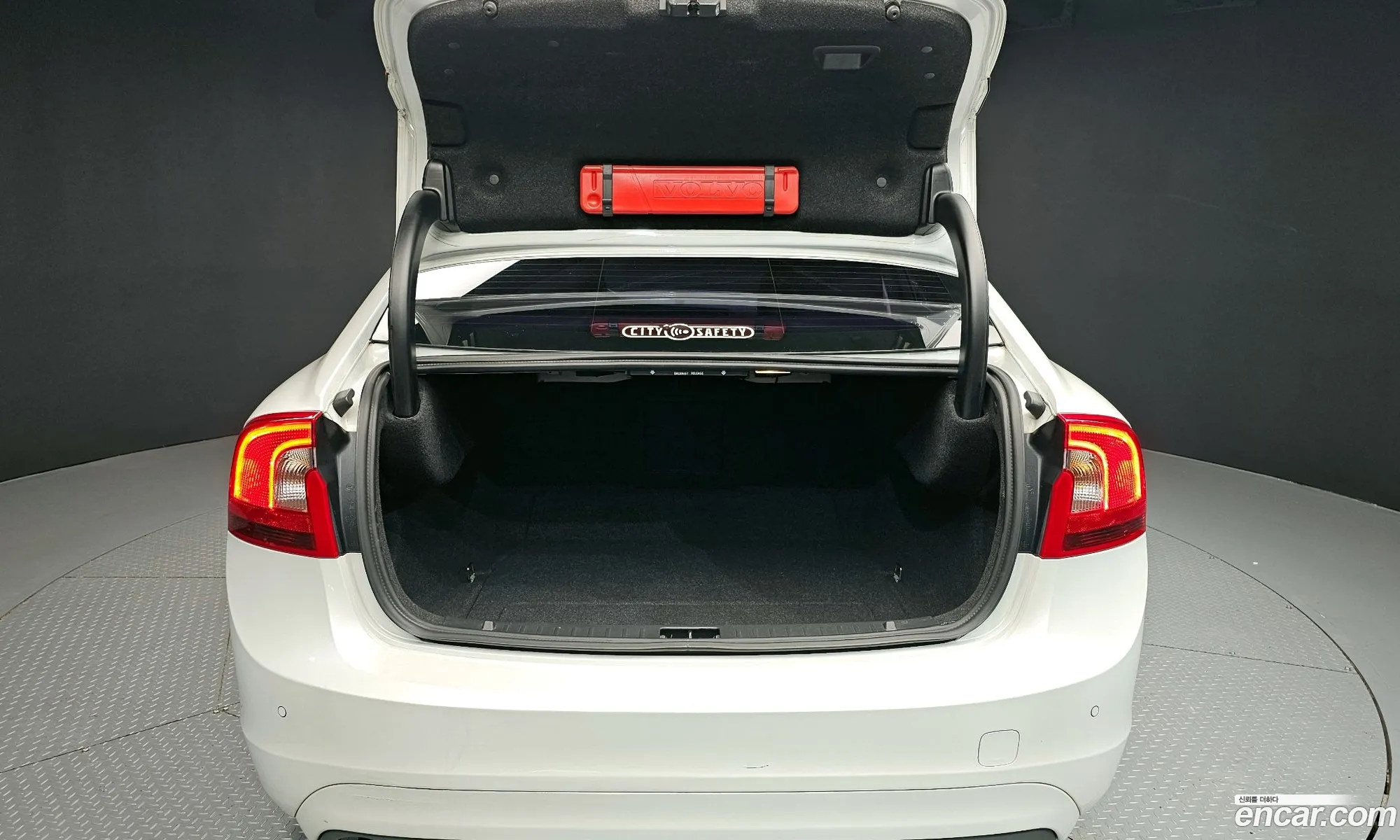 Volvo S60 2015 YV1FS84BBF2355153 — 17