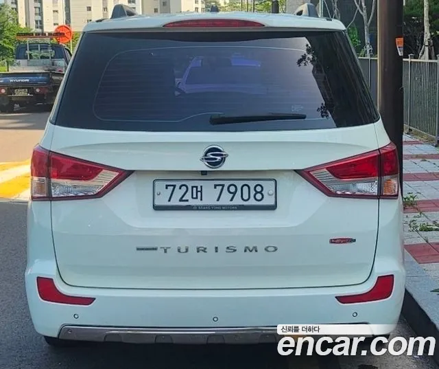 KG Mobility (SsangYong) Korando Turismo 2017 — 3