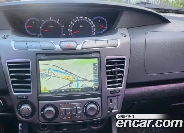 KG Mobility (SsangYong) Korando Turismo 2017 — 4